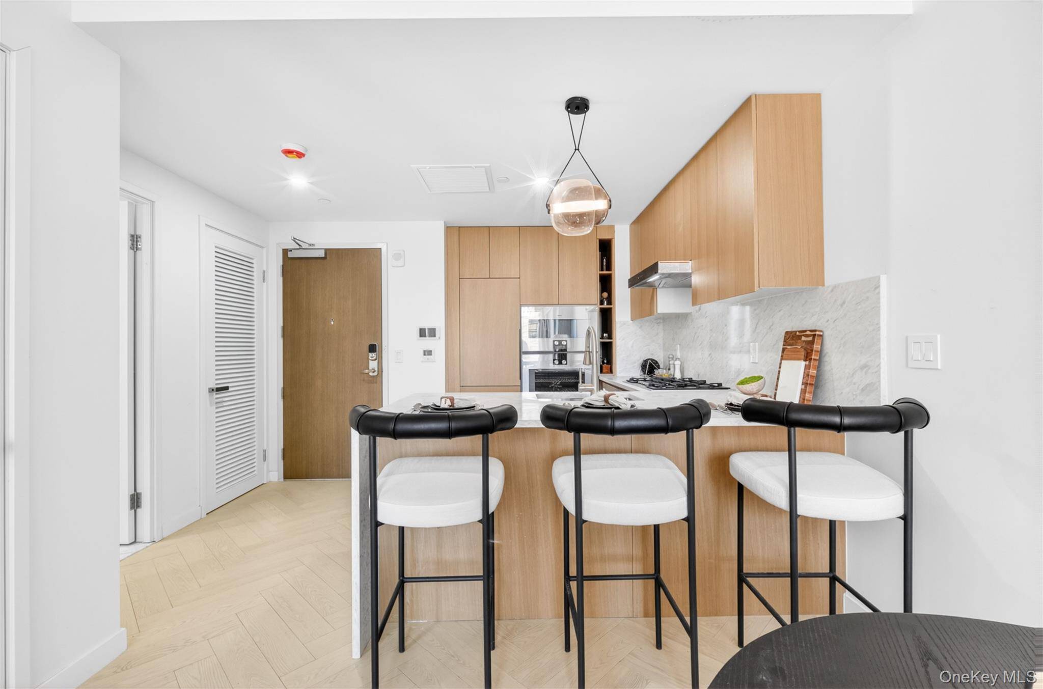1 Bedroom Home for Sale in Flushing - New York - USA - 2