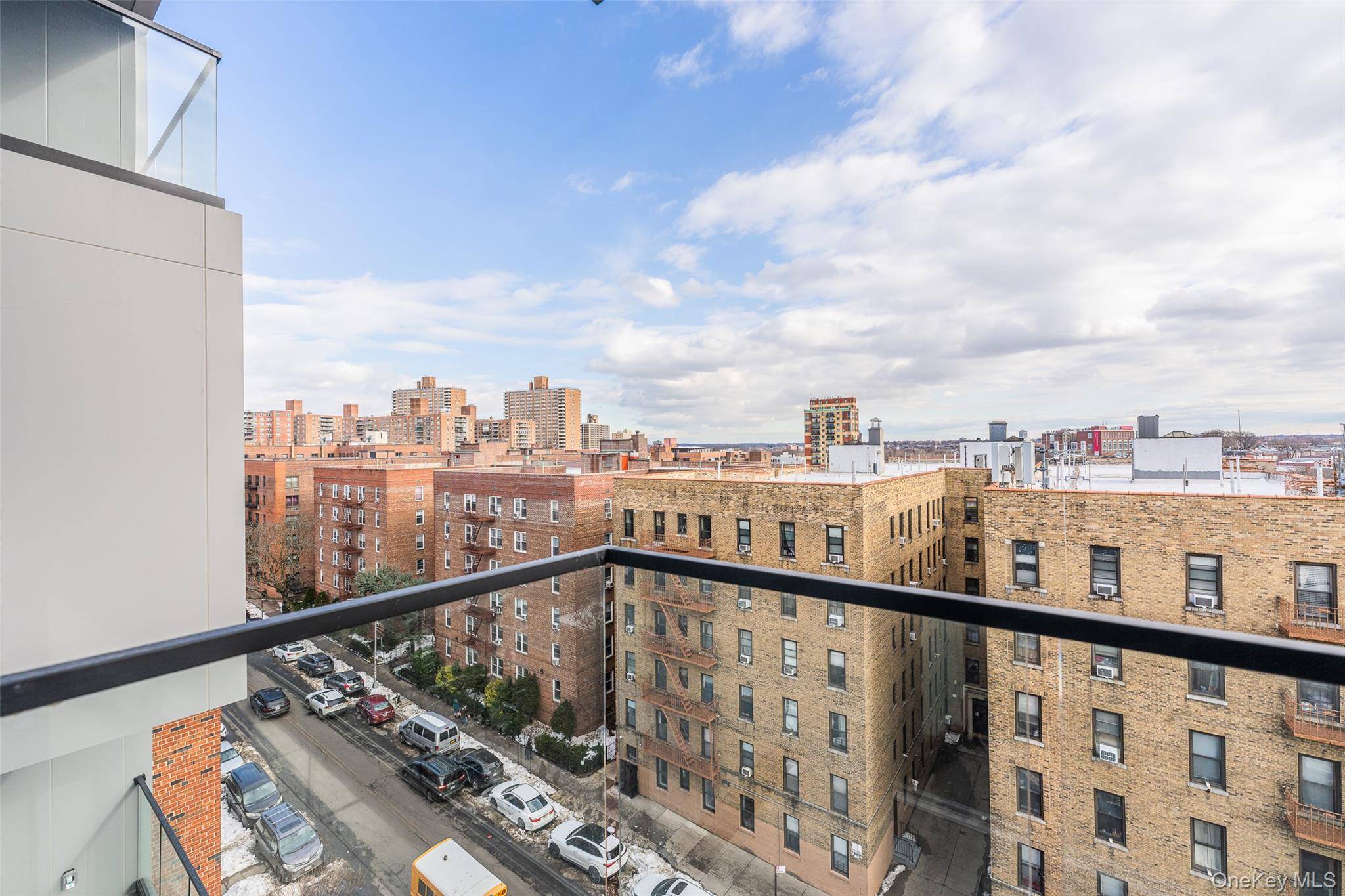 1 Bedroom Home for Sale in Flushing - New York - USA - 6