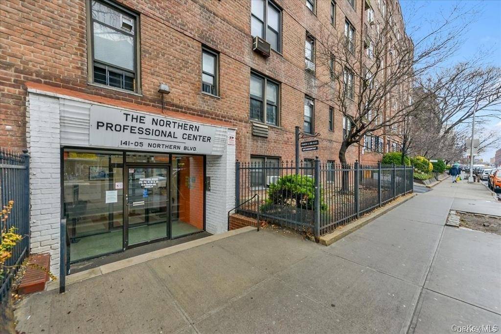 1 Bedroom Home for Sale in Flushing - New York - USA - 1