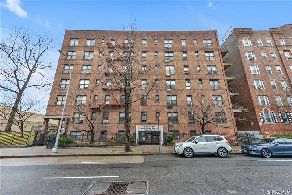 1 Bedroom Home for Sale in Flushing - New York - USA - 2