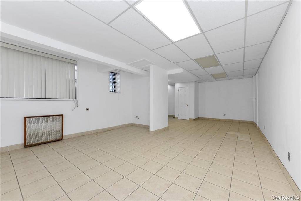 1 Bedroom Home for Sale in Flushing - New York - USA - 5