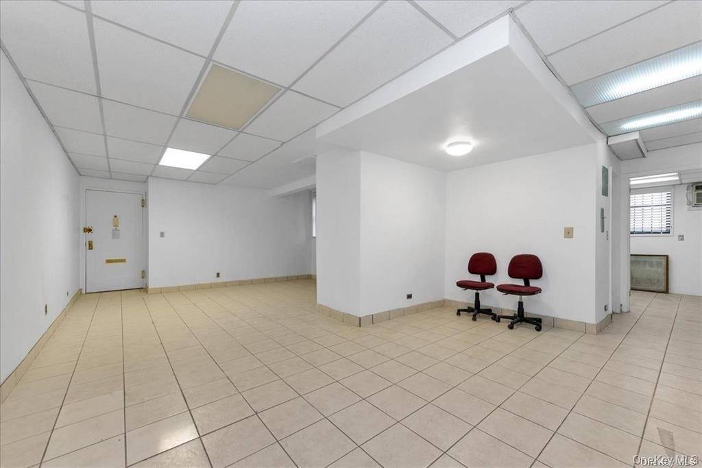 1 Bedroom Home for Sale in Flushing - New York - USA - 6