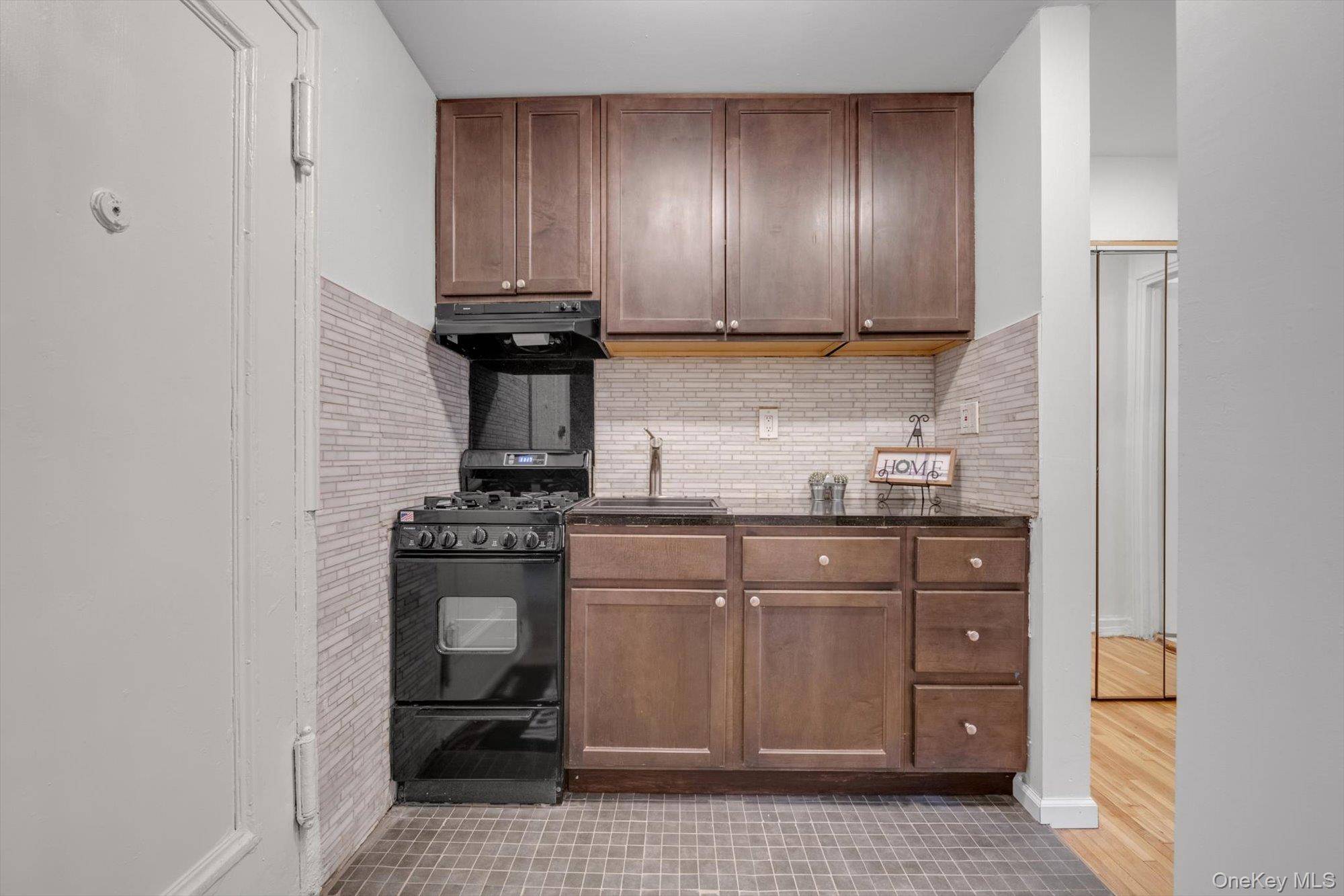 Apartamento com 1 Quartos à Venda em Forest Hills - Nova Iorque - EUA - 5