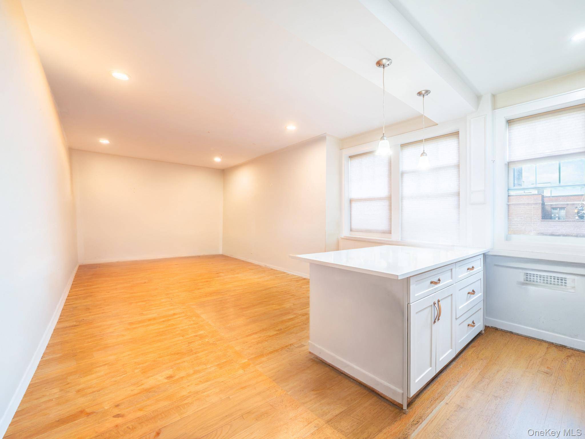 Apartamento com 1 Quartos à Venda em Forest Hills - Nova Iorque - EUA - 3