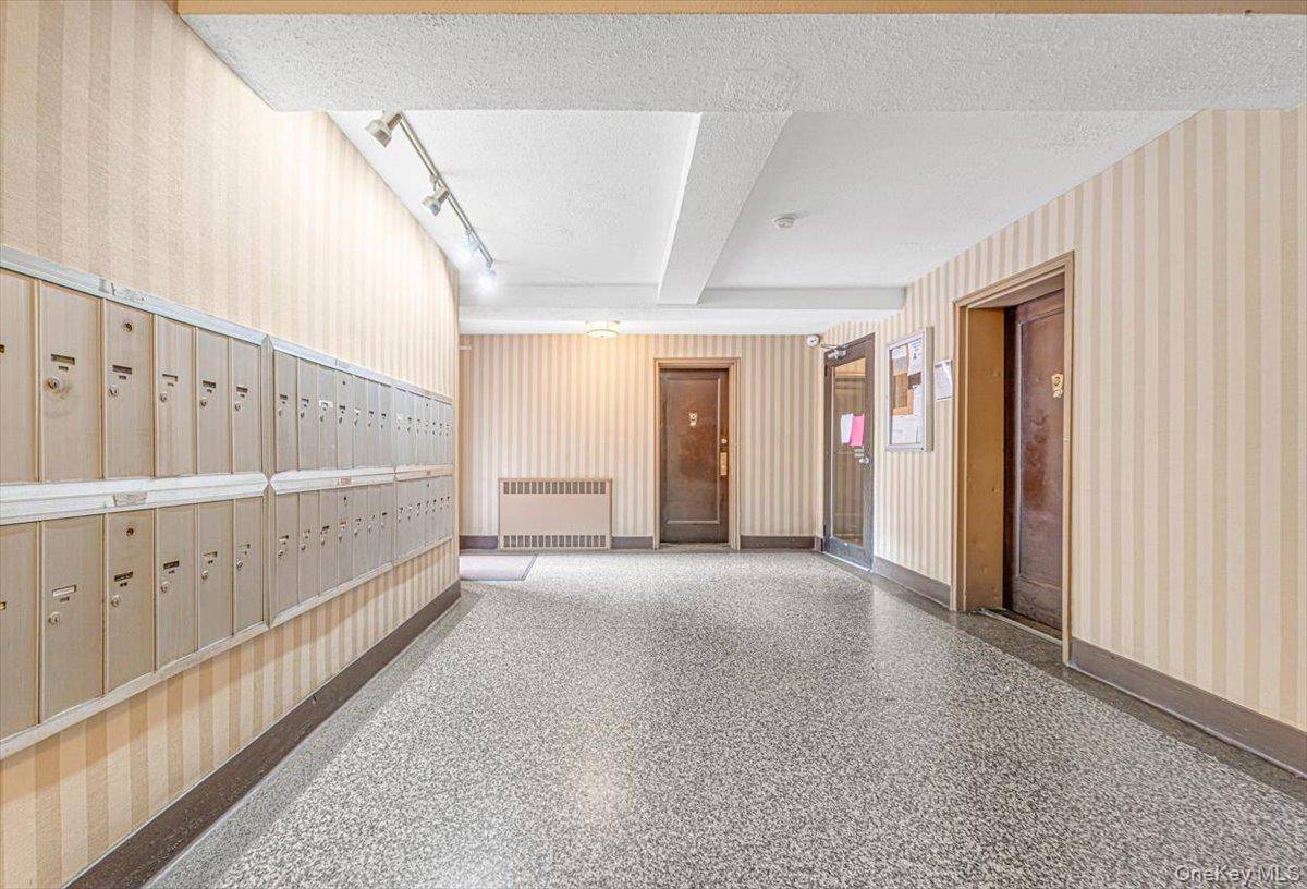 Apartamento de 1 Dormitorio en Venta en Forest Hills - Nueva York - EE. UU. - 2