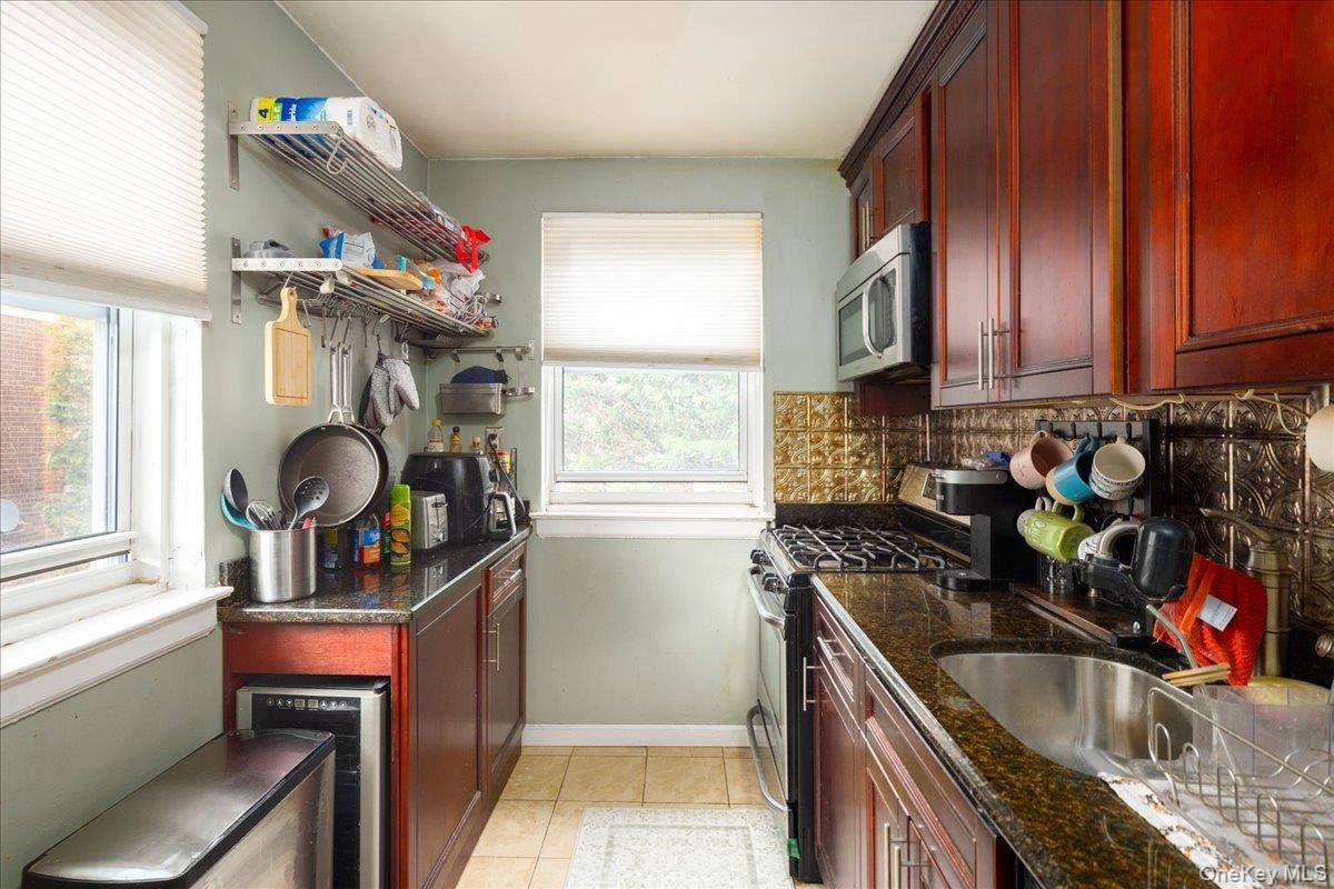 Apartamento de 1 Dormitorio en Venta en Glen Oaks - Nueva York - EE. UU. - 5