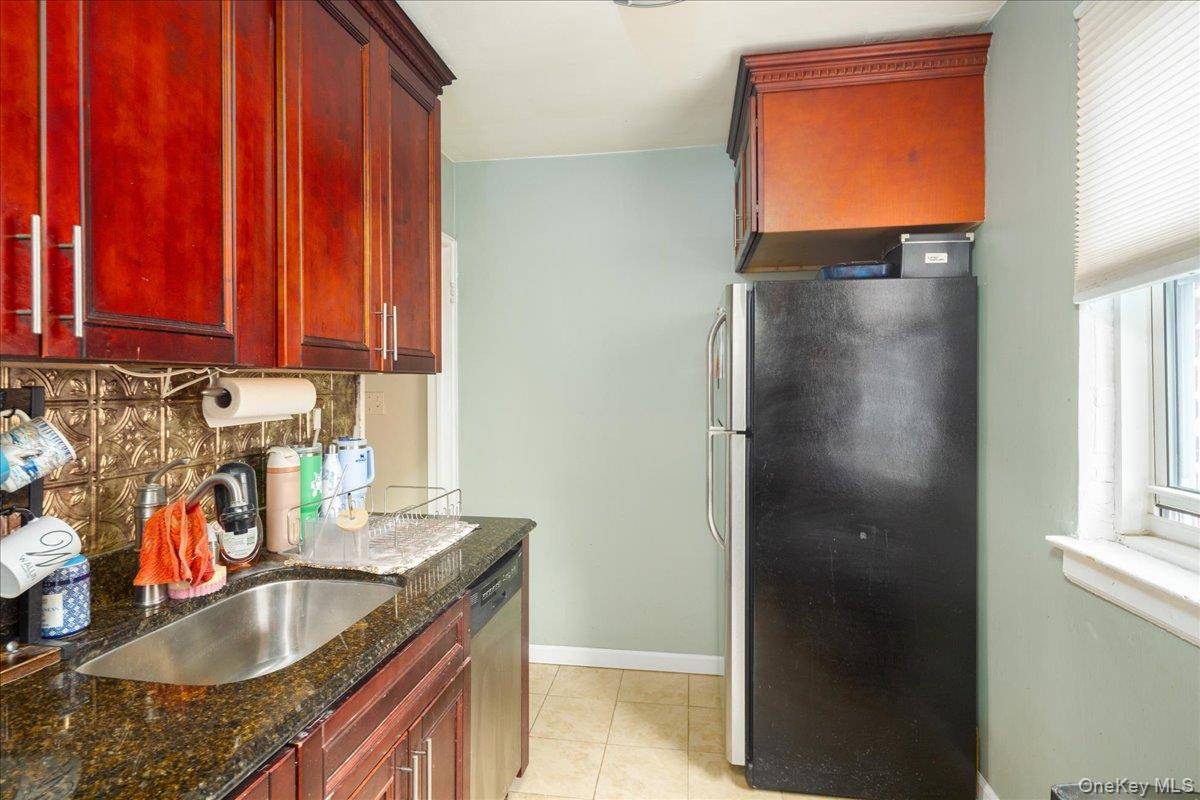 Apartamento de 1 Dormitorio en Venta en Glen Oaks - Nueva York - EE. UU. - 6