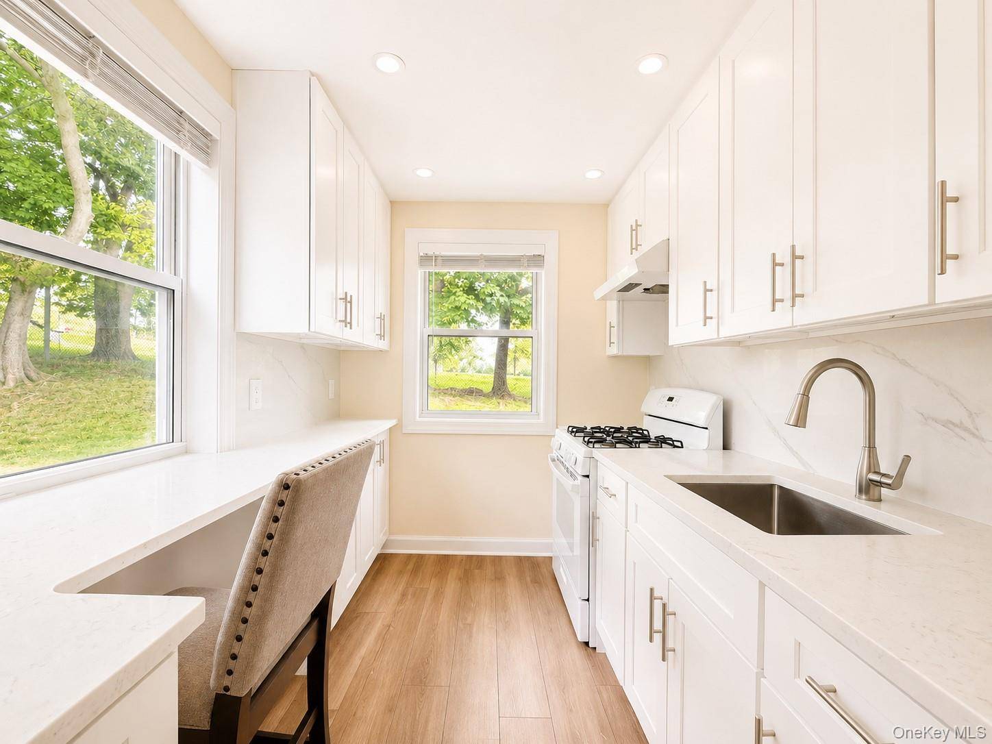 Apartamento com 1 Quartos à Venda em Glen Oaks - Nova Iorque - EUA - 3