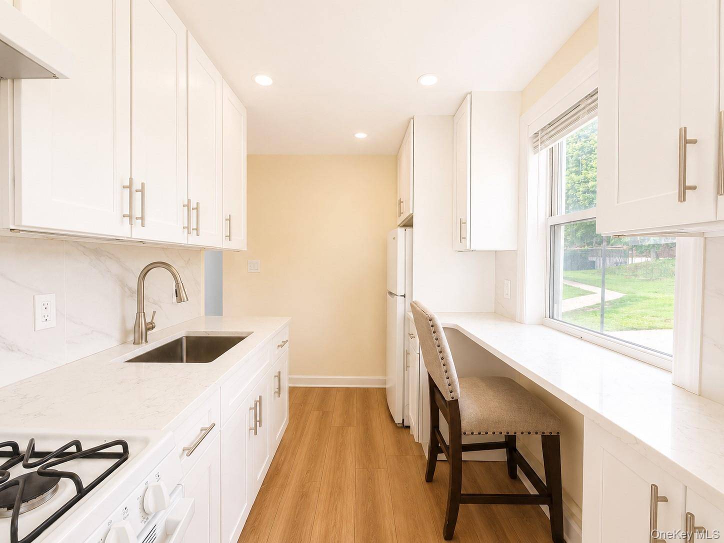 Apartamento com 1 Quartos à Venda em Glen Oaks - Nova Iorque - EUA - 4