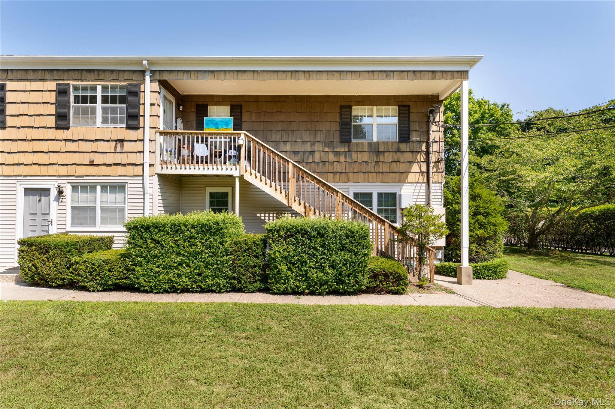 1 Bedroom Home for Sale in Hampton Bays - New York - USA - 2