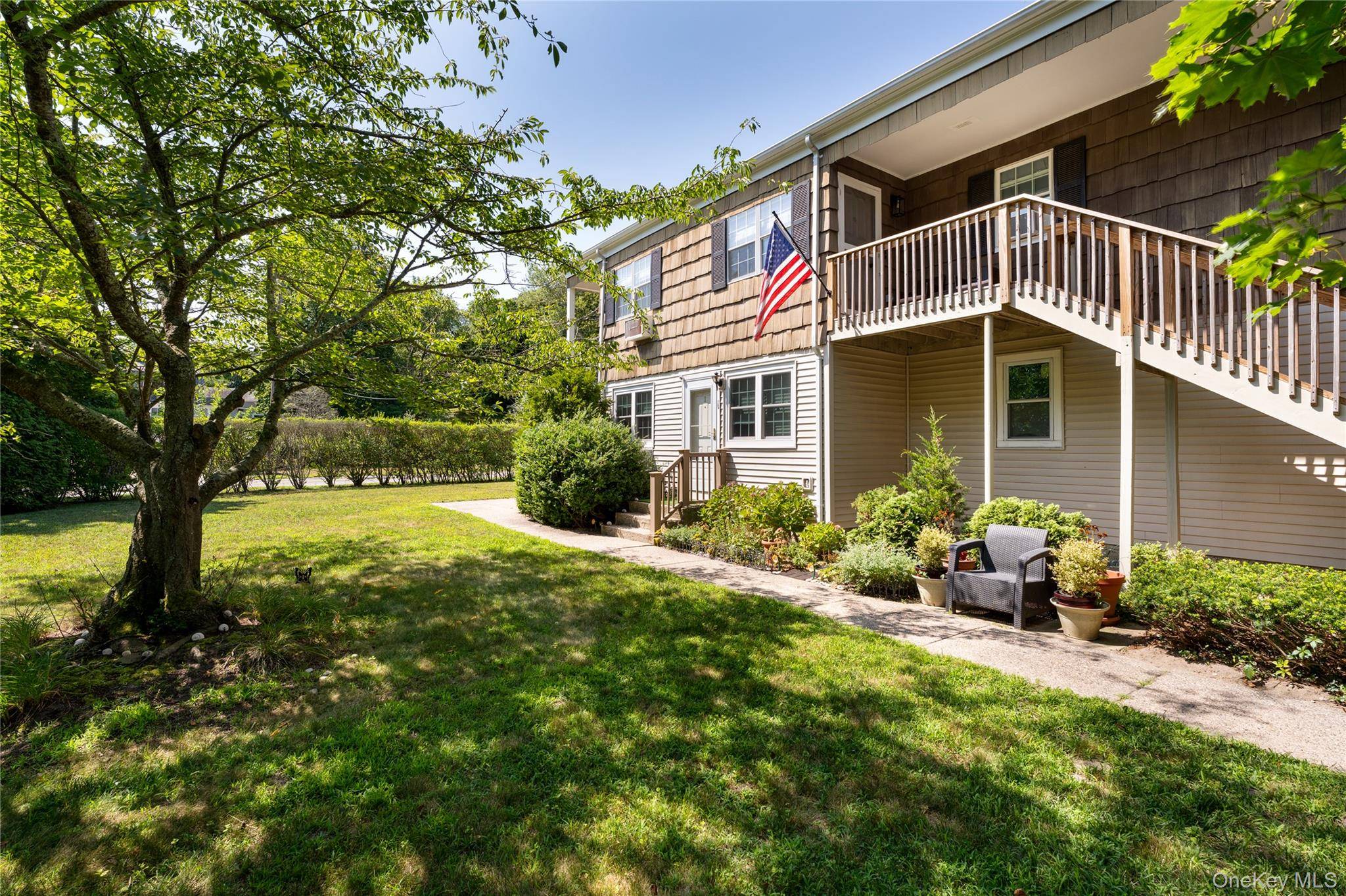 1 Bedroom Home for Sale in Hampton Bays - New York - USA - 4