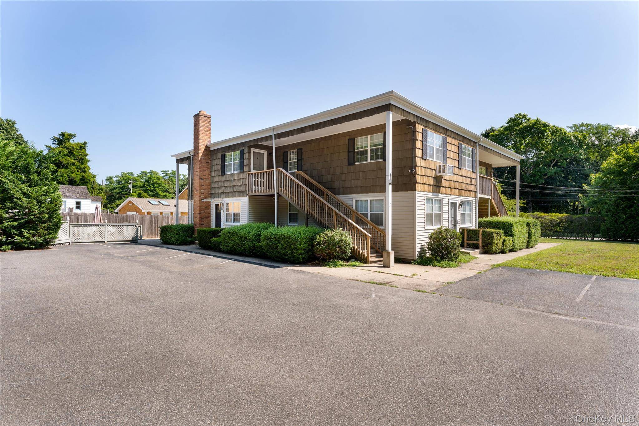 1 Bedroom Home for Sale in Hampton Bays - New York - USA - 6