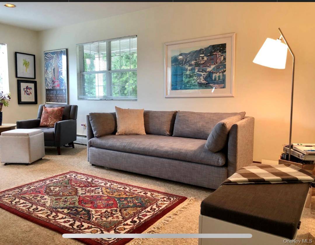 1 Bedroom Home for Sale in Hampton Bays - New York - USA - 8