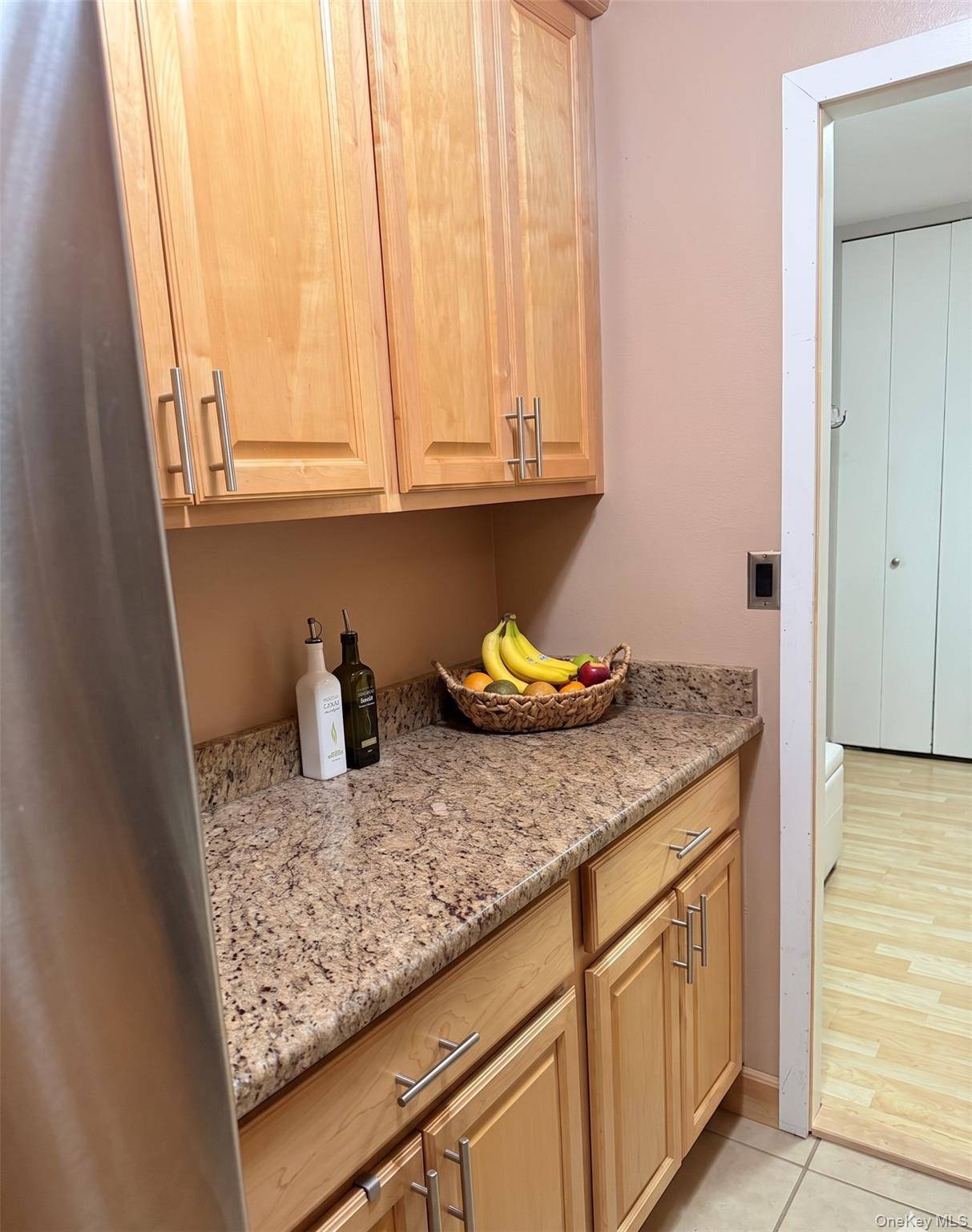 1 Bedroom Home for Sale in Hartsdale - New York - USA - 3