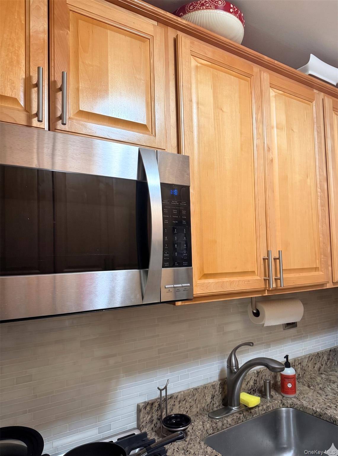 1 Bedroom Home for Sale in Hartsdale - New York - USA - 4