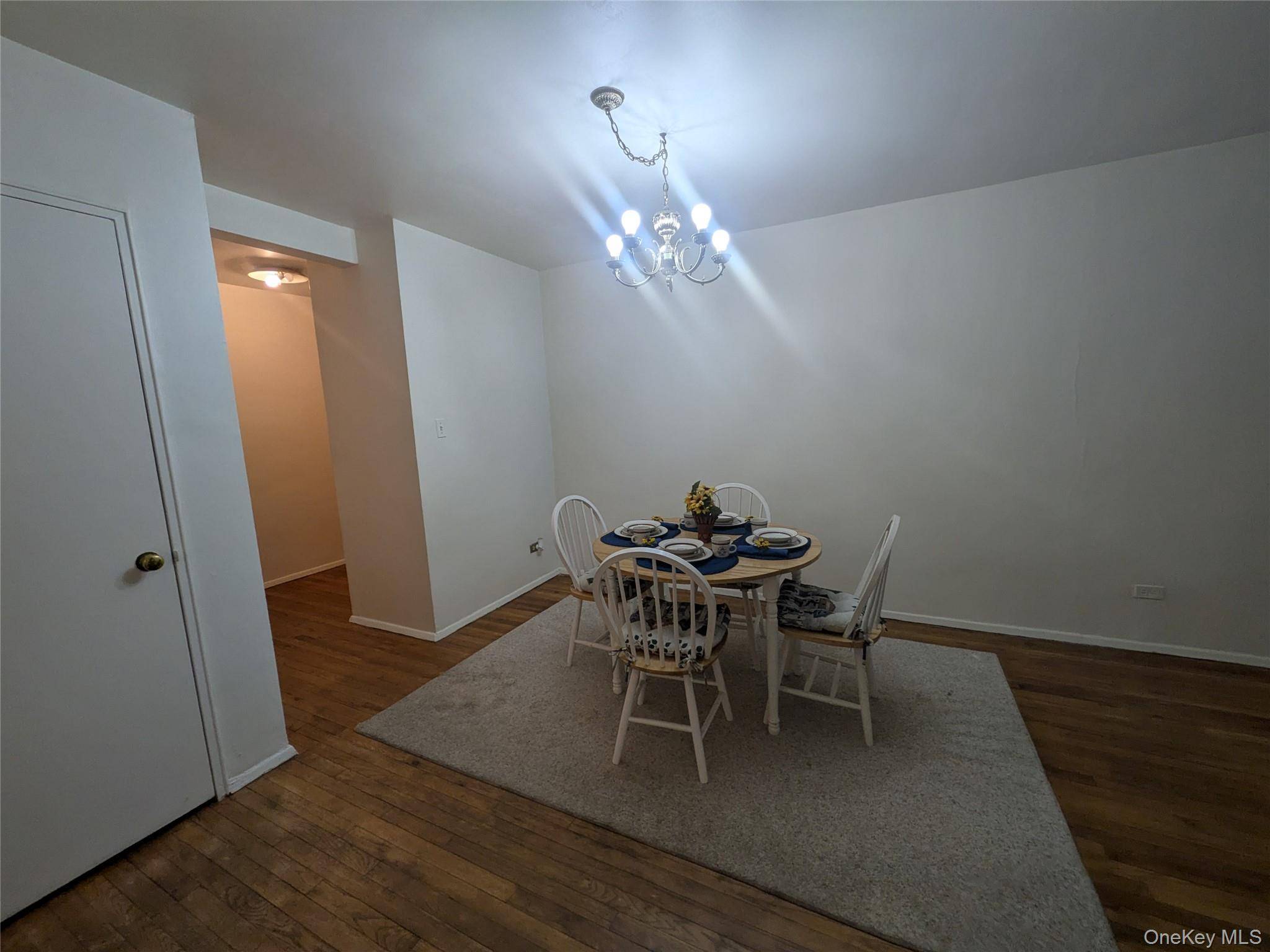 Apartamento de 1 Dormitorio en Venta en Hollis - Nueva York - EE. UU. - 3