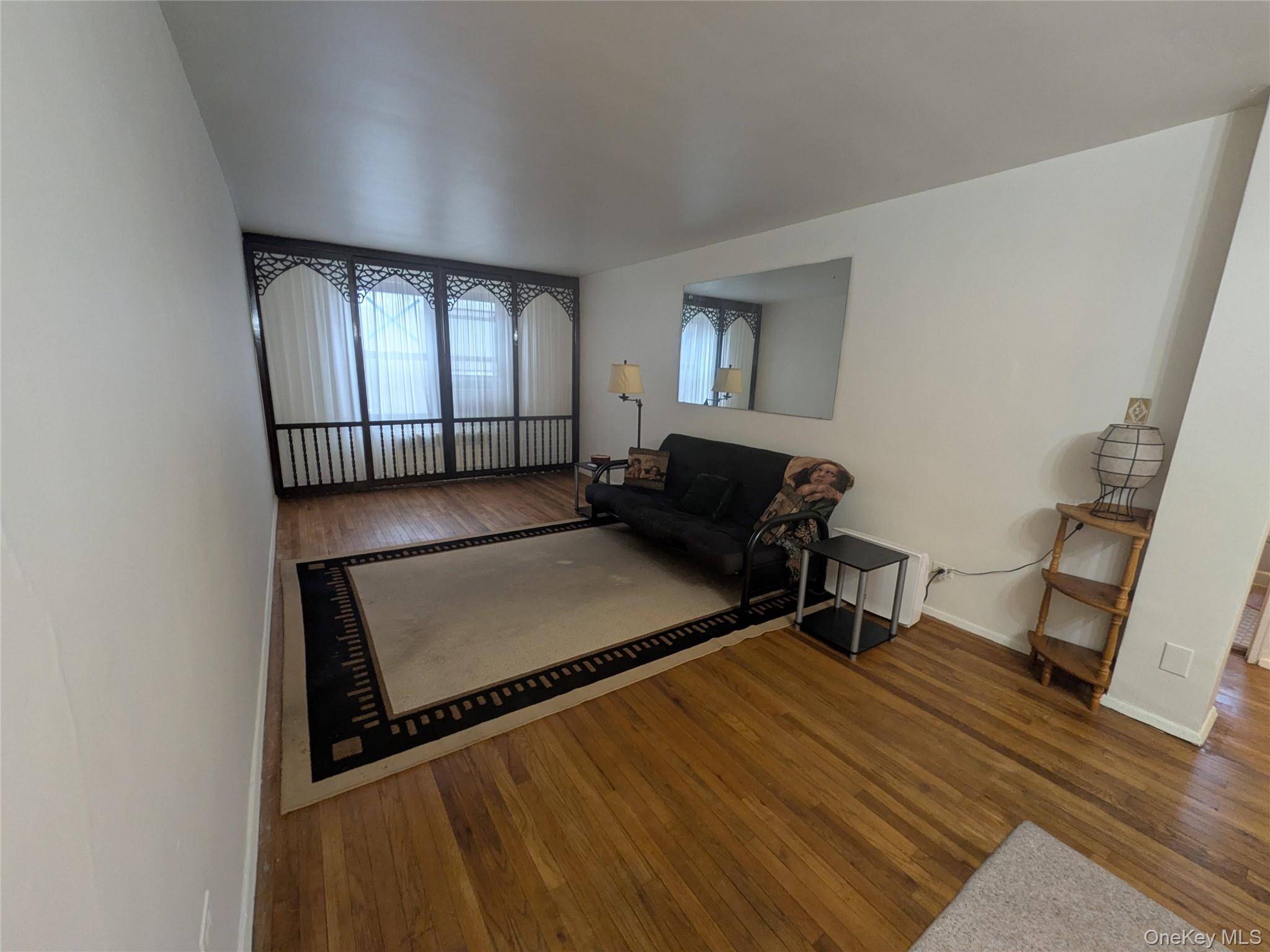 Apartamento de 1 Dormitorio en Venta en Hollis - Nueva York - EE. UU. - 5
