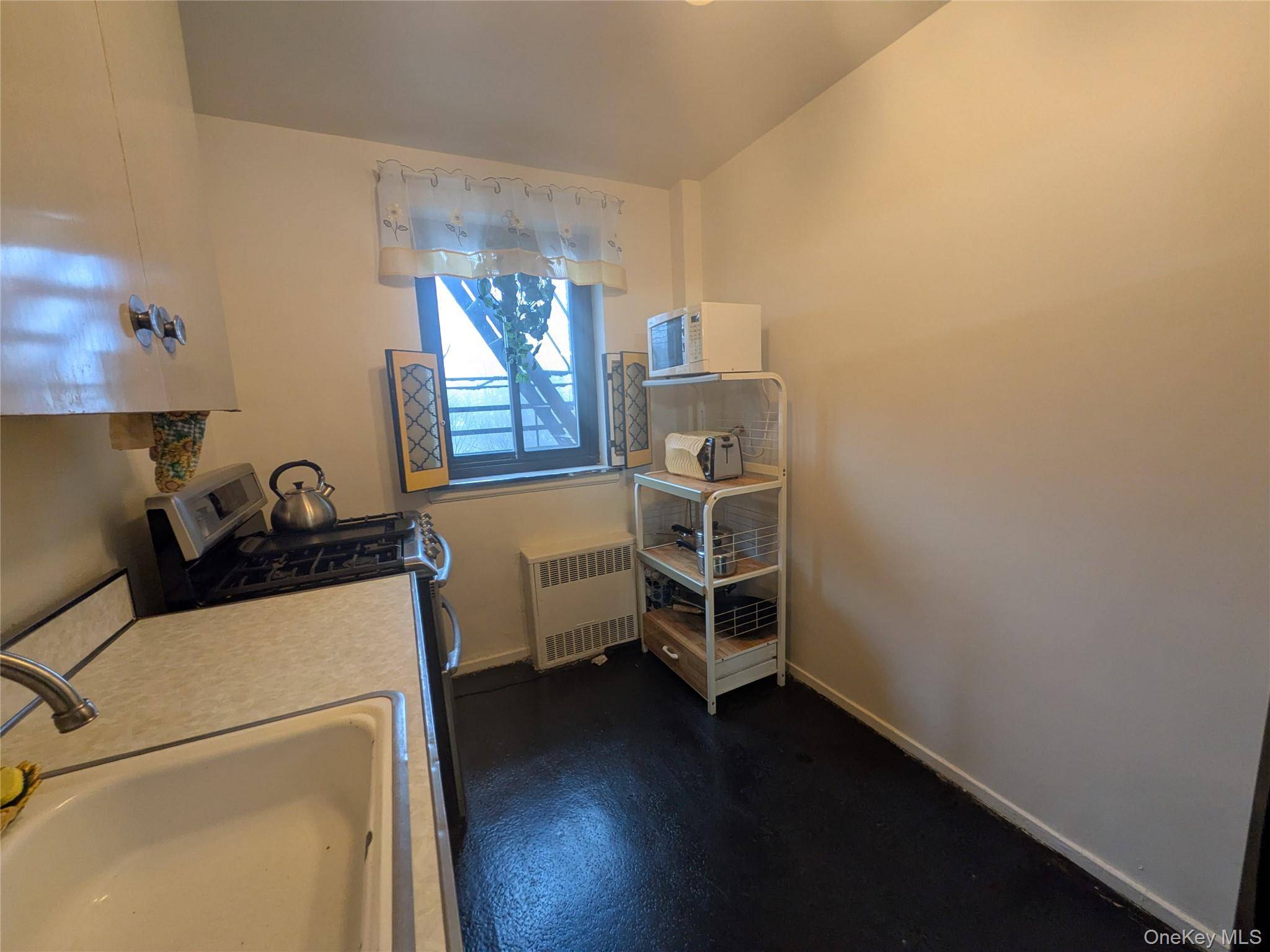 Apartamento de 1 Dormitorio en Venta en Hollis - Nueva York - EE. UU. - 8