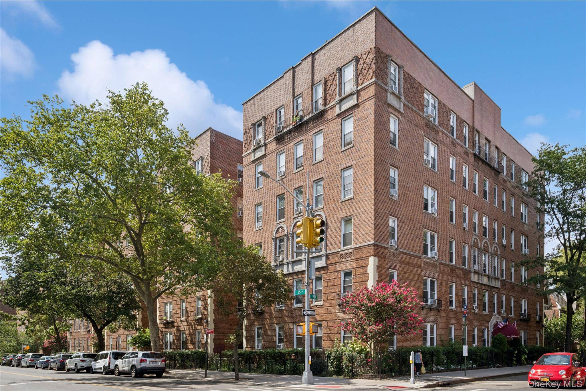 Apartamento com 1 Quartos à Venda em Jackson Heights - Nova Iorque - EUA - 1