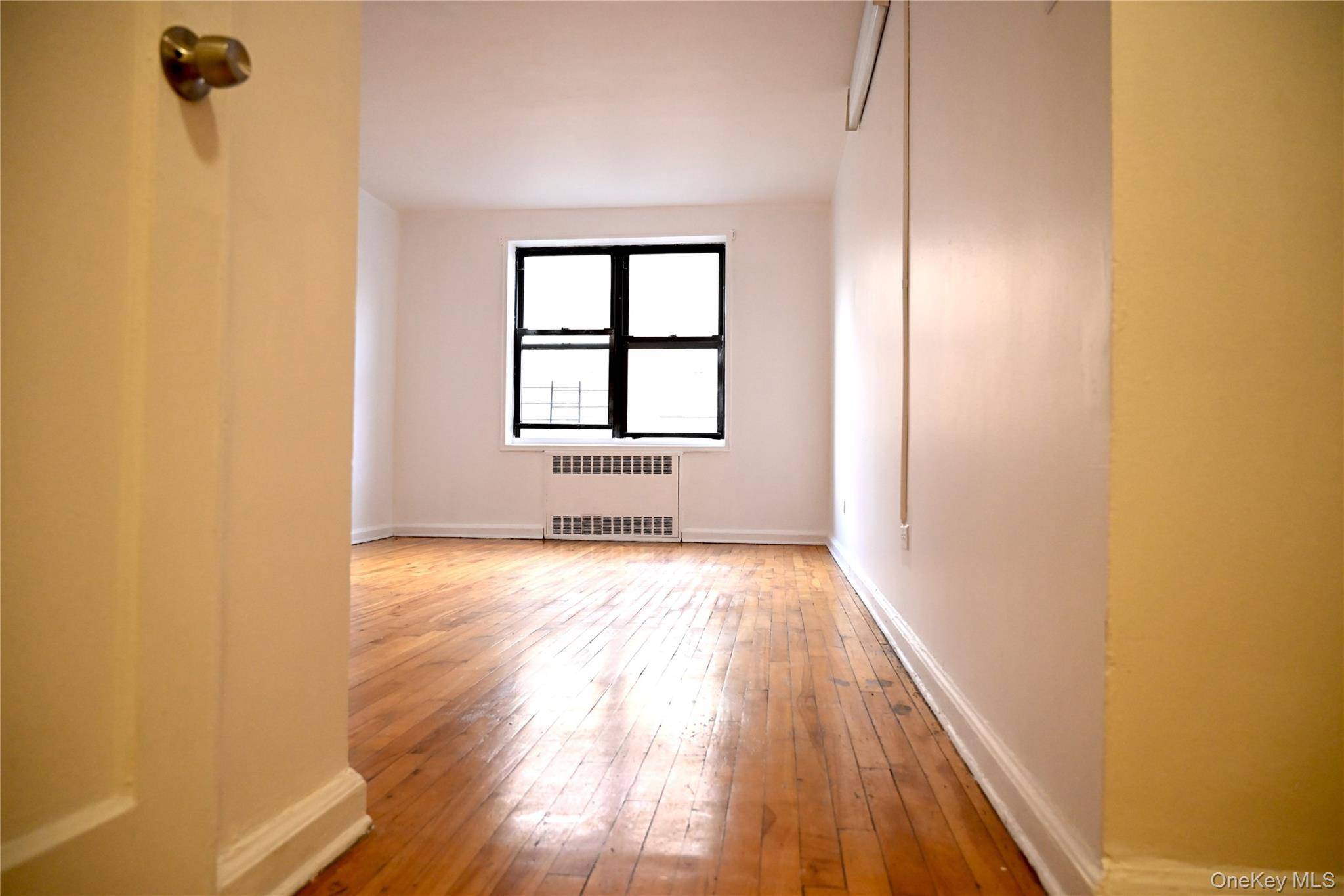 Apartamento de 1 Dormitorio en Venta en Jackson Heights - Nueva York - EE. UU. - 3