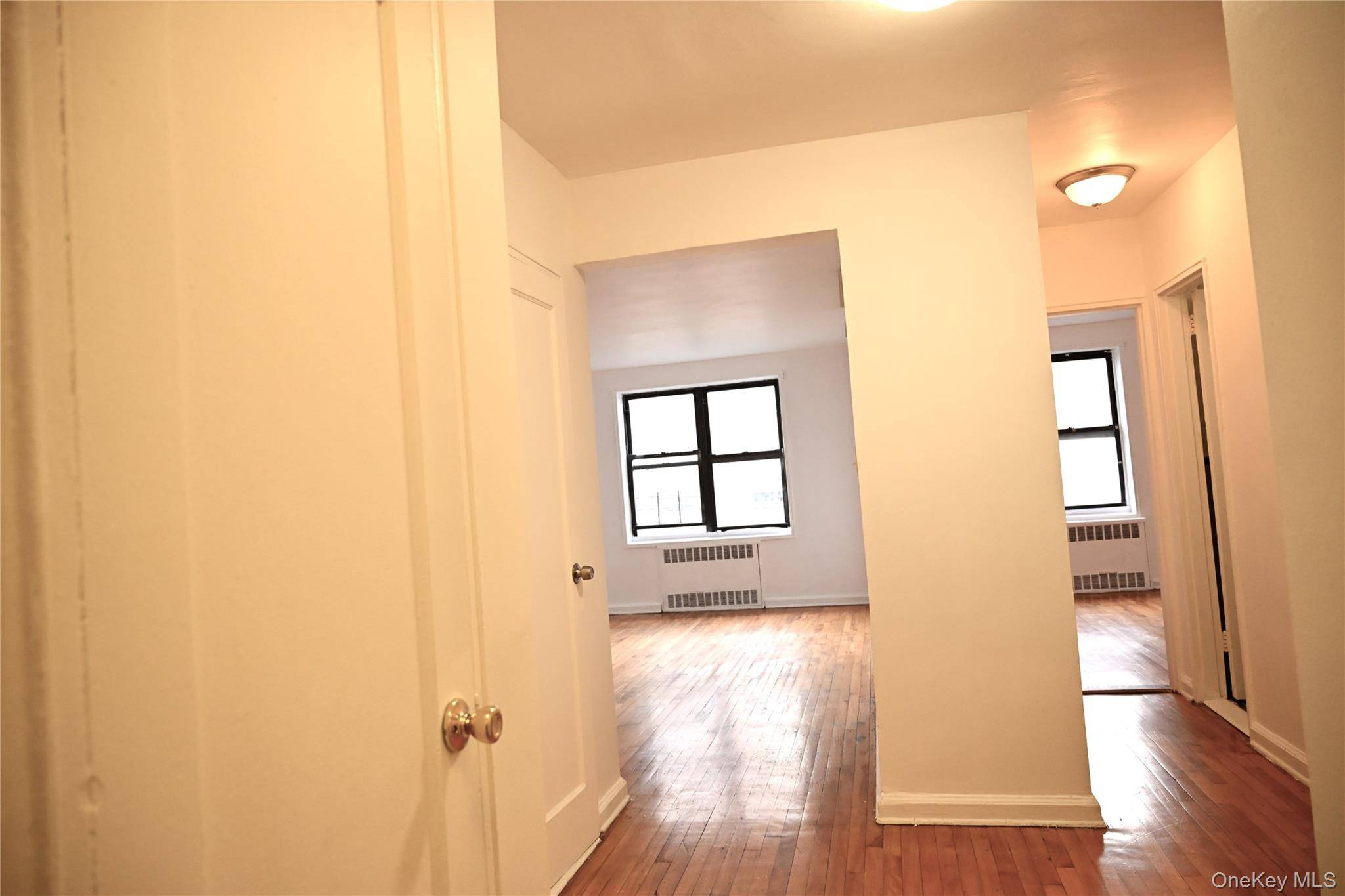 Apartamento de 1 Dormitorio en Venta en Jackson Heights - Nueva York - EE. UU. - 4