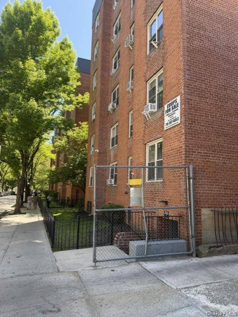 Apartamento com 1 Quartos à Venda em Jackson Heights - Nova Iorque - EUA - 2
