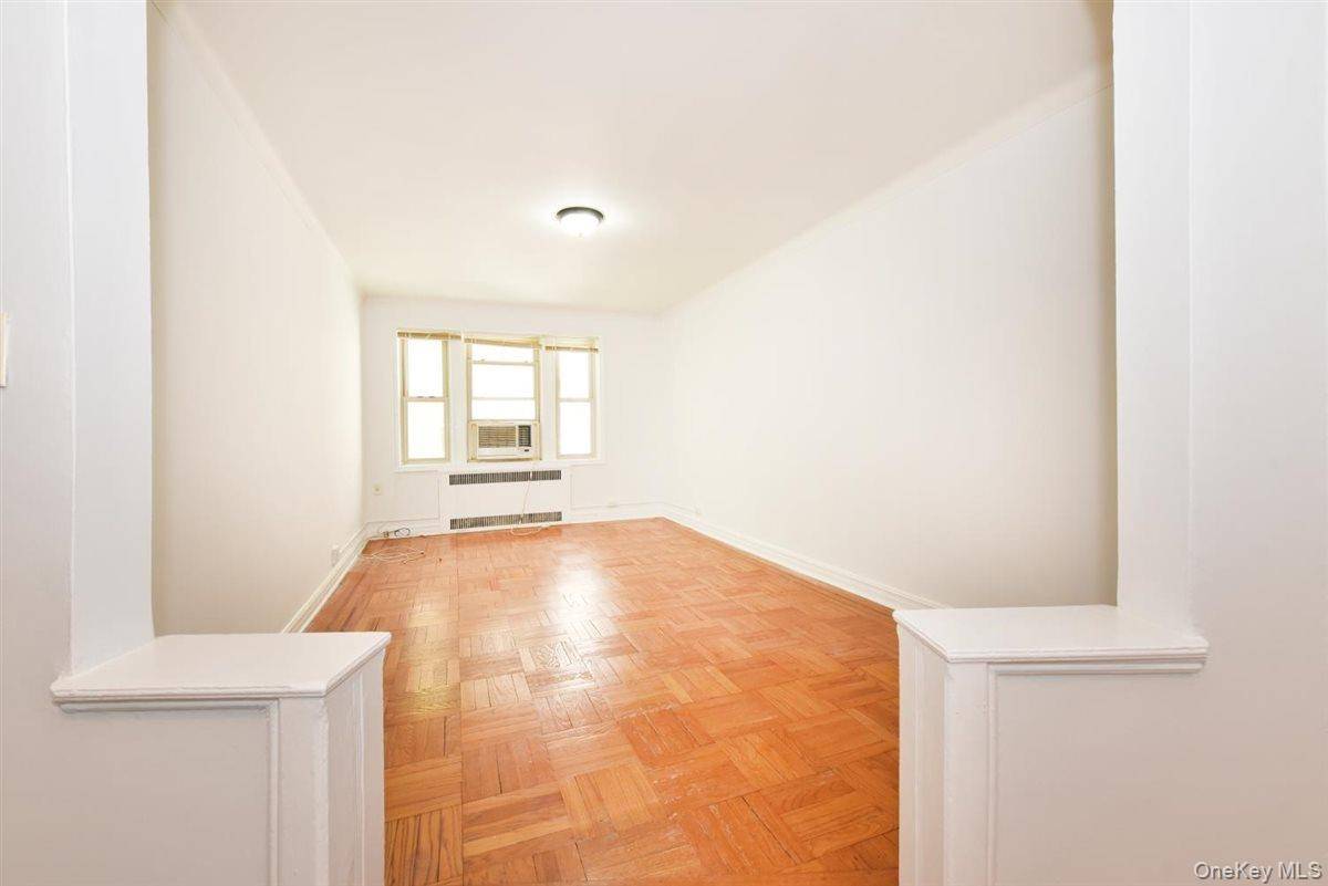 Apartamento com 1 Quartos à Venda em Jamaica Hills - Nova Iorque - EUA - 2