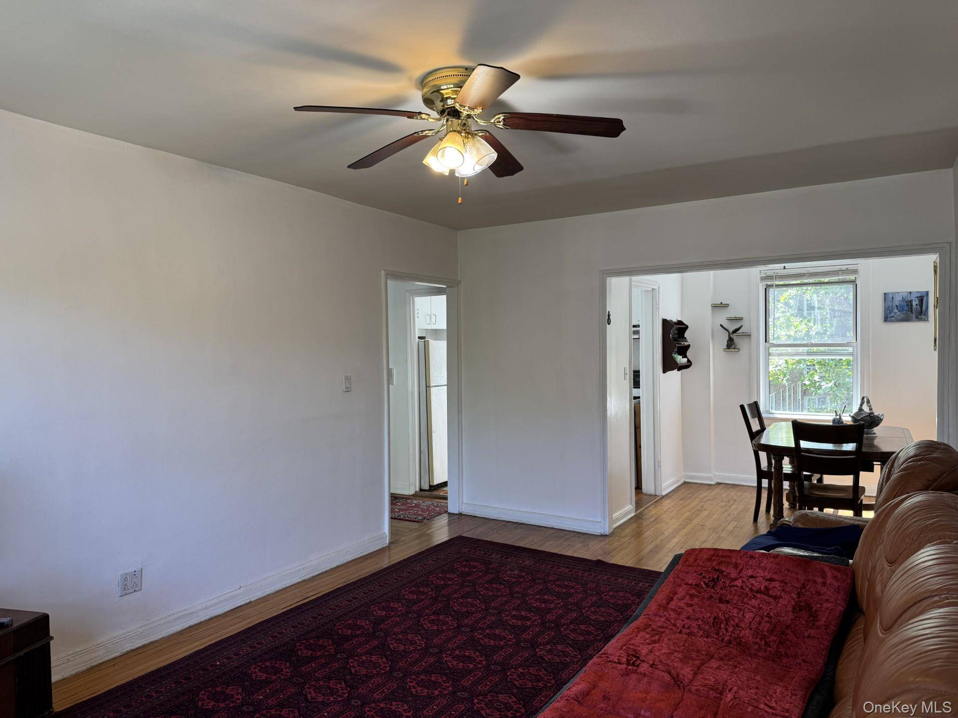 Apartamento com 1 Quartos à Venda em Kew Garden Hills - Nova Iorque - EUA - 1