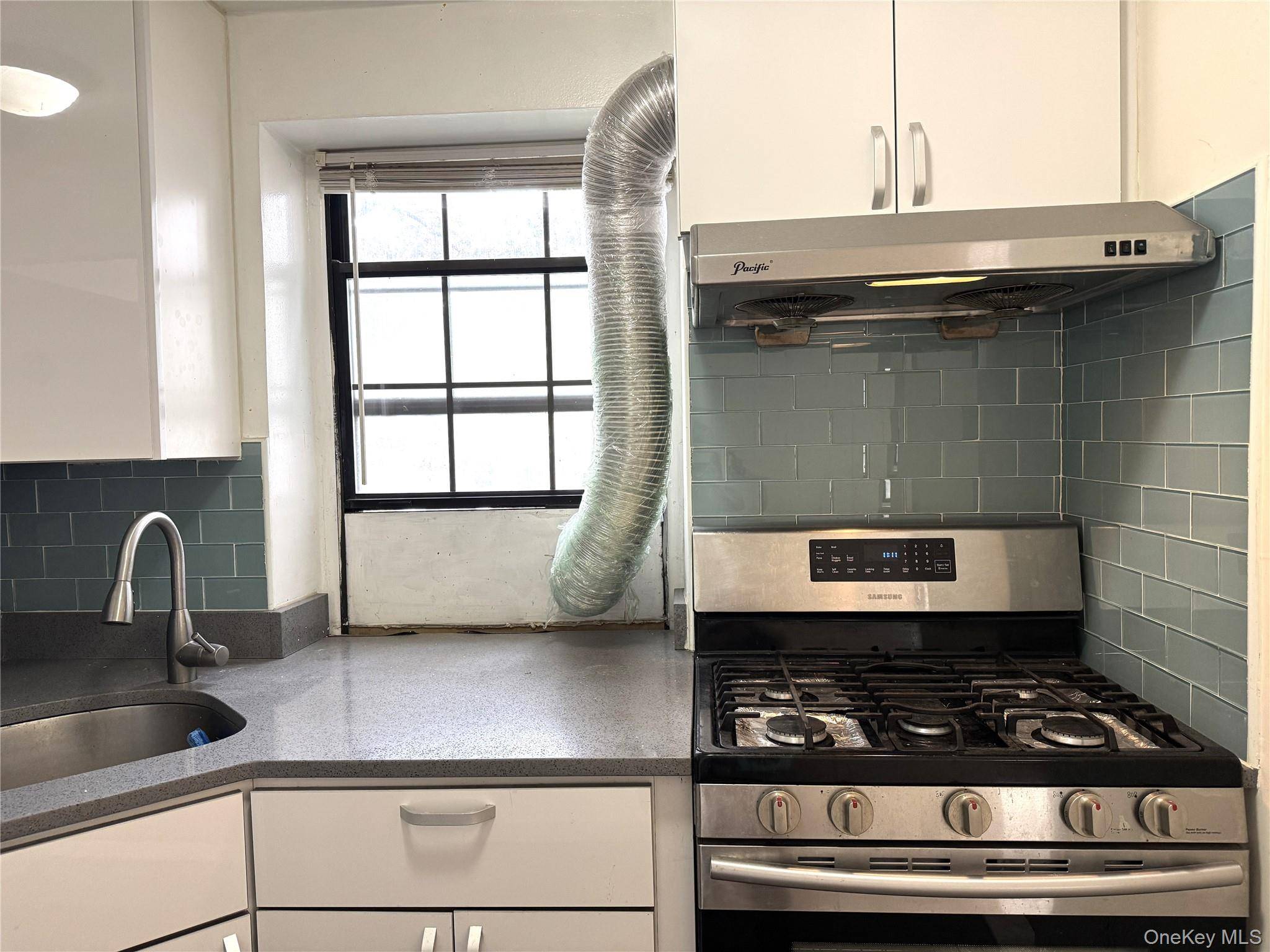 1 Bedroom Home for Sale in Kew Garden Hills - New York - USA - 5