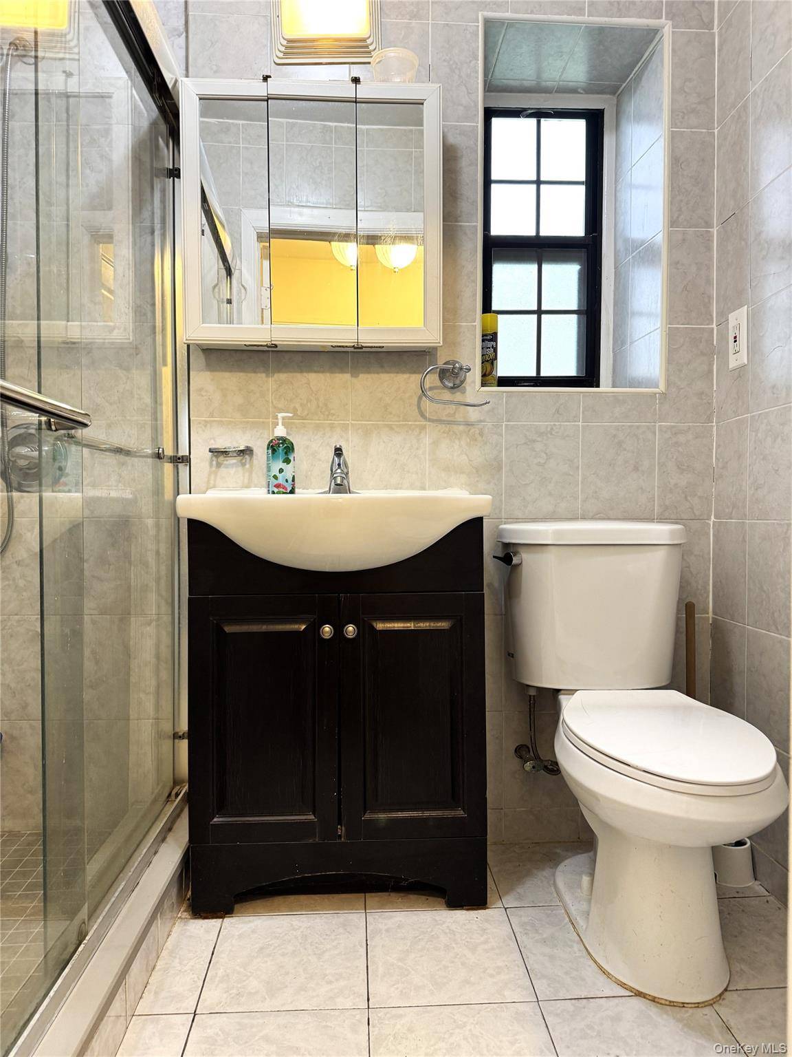 1 Bedroom Home for Sale in Kew Garden Hills - New York - USA - 7