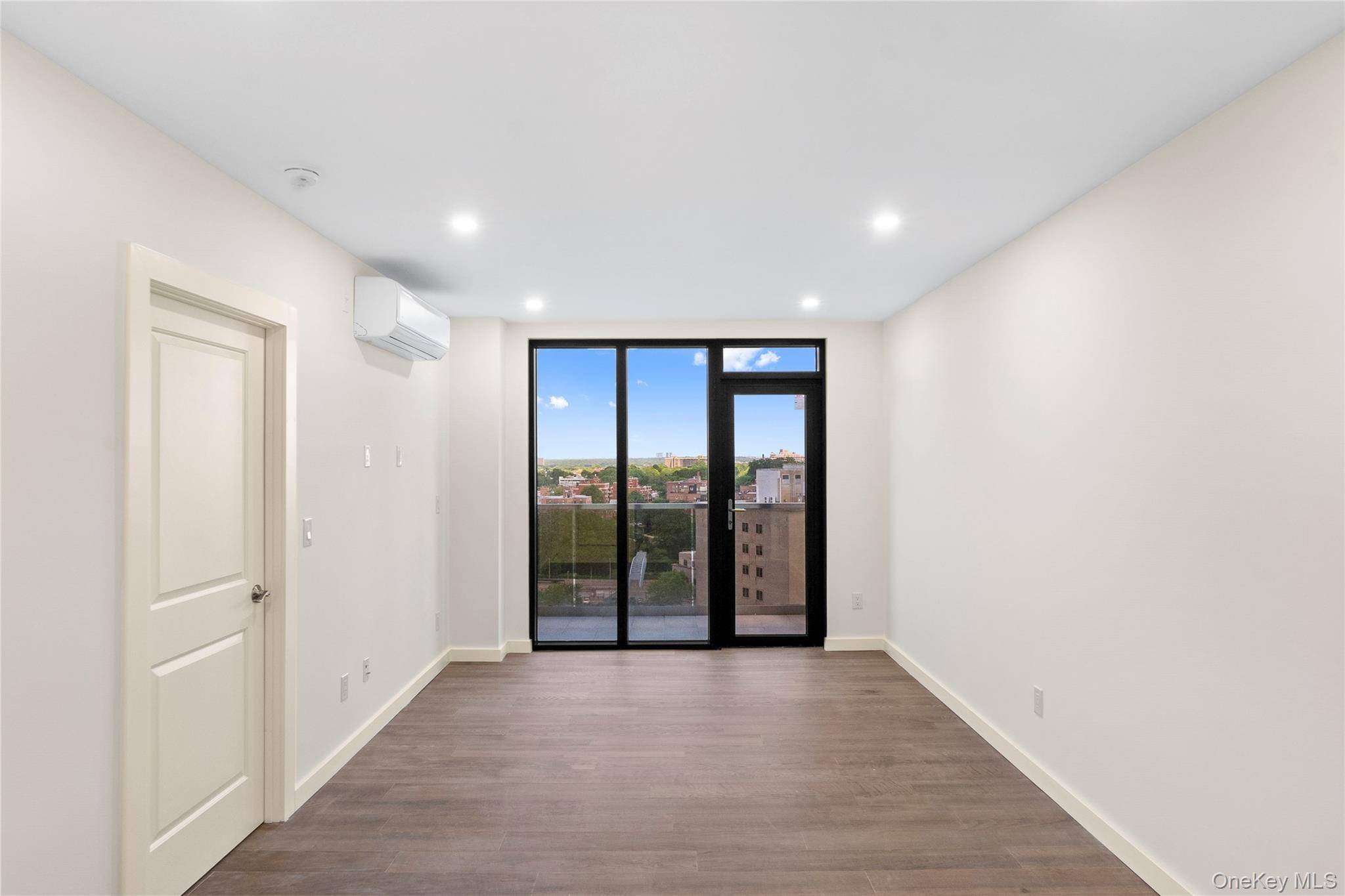 Apartamento com 1 Quartos à Venda em Kew Gardens - Nova Iorque - EUA - 2