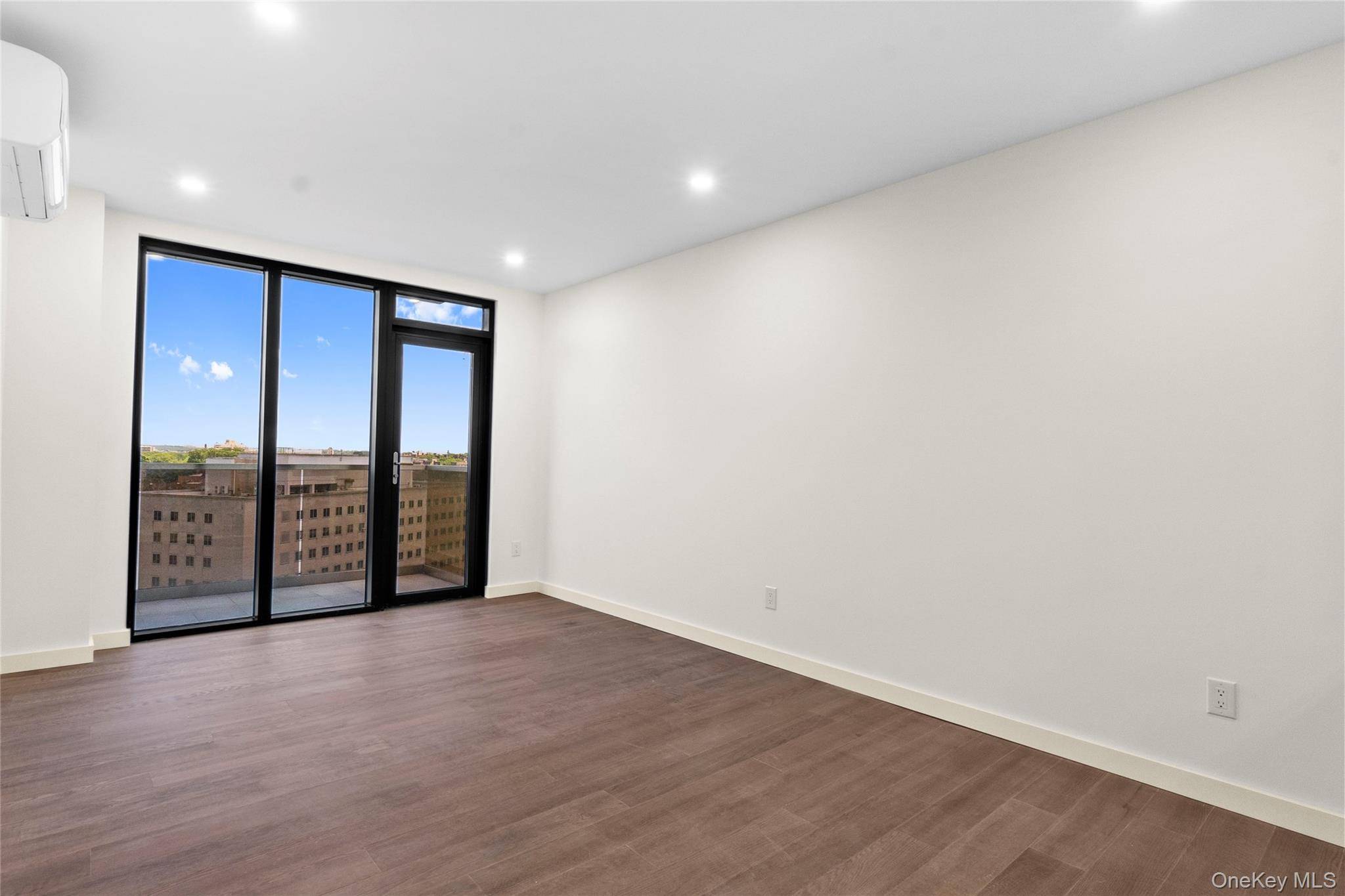 Apartamento com 1 Quartos à Venda em Kew Gardens - Nova Iorque - EUA - 3
