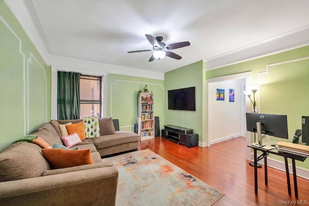 Apartamento com 1 Quartos à Venda em Kew Gardens - Nova Iorque - EUA - 2