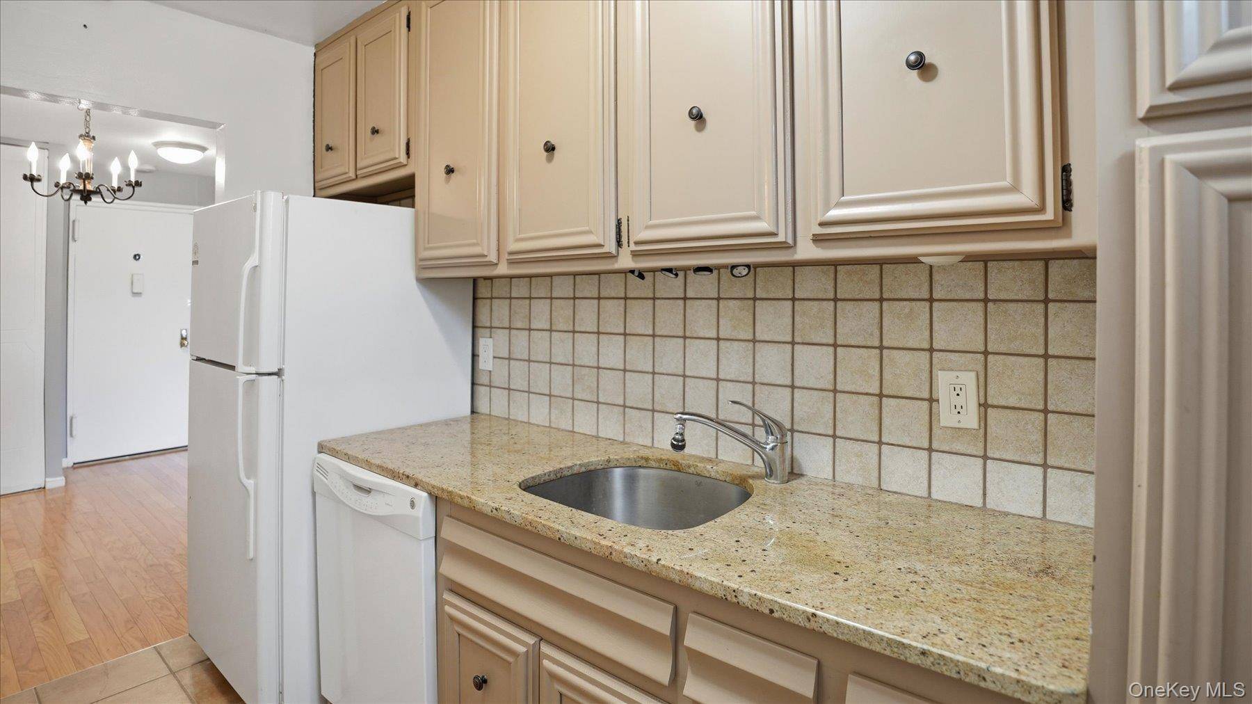 Apartamento de 1 Dormitorio en Venta en Lynbrook - Nueva York - EE. UU. - 6