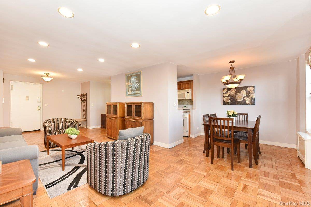 Apartamento de 1 Dormitorio en Venta en Mineola - Nueva York - EE. UU. - 1