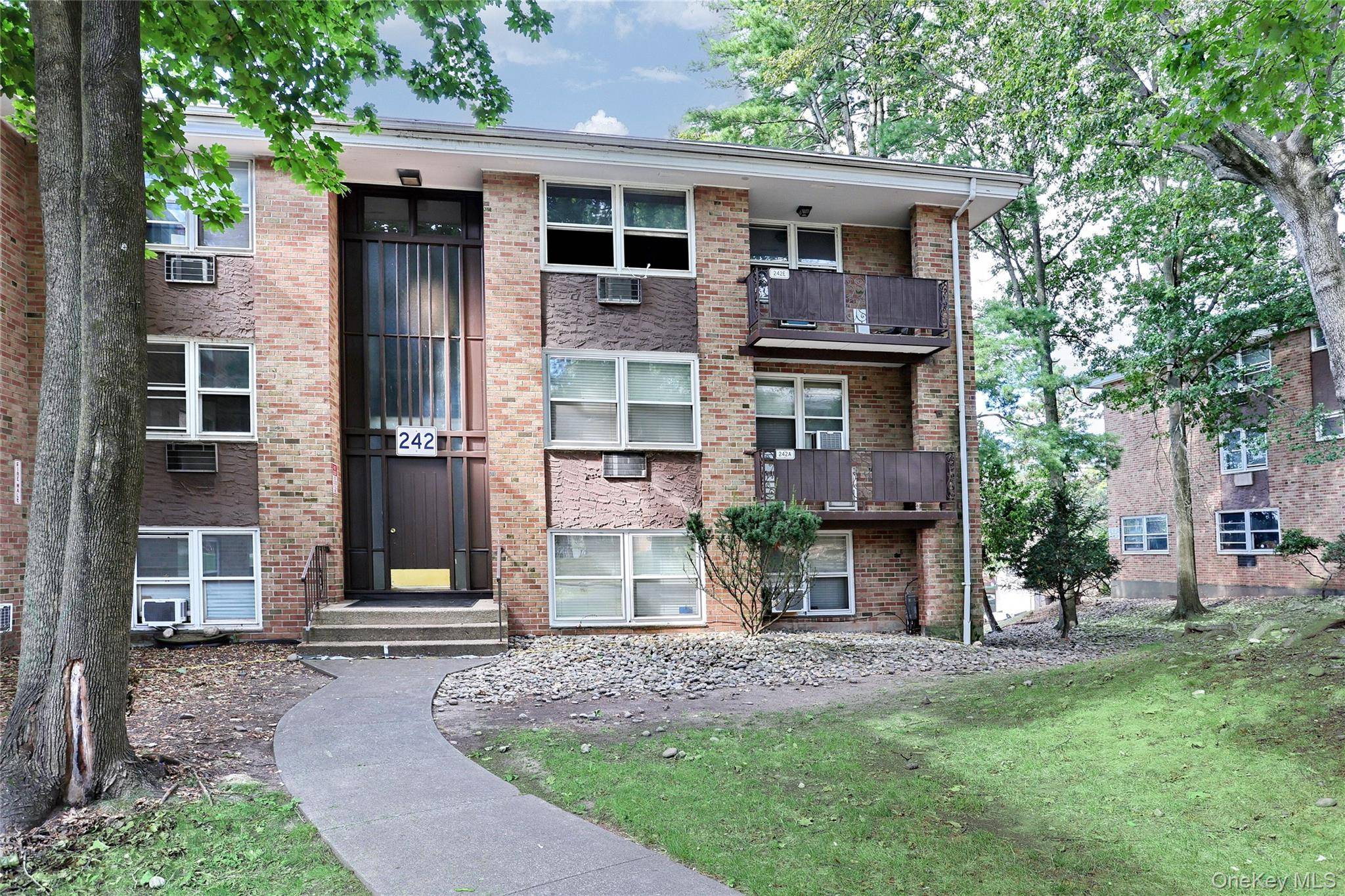Apartamento de 1 Dormitorio en Venta en Monsey - Nueva York - EE. UU. - 1