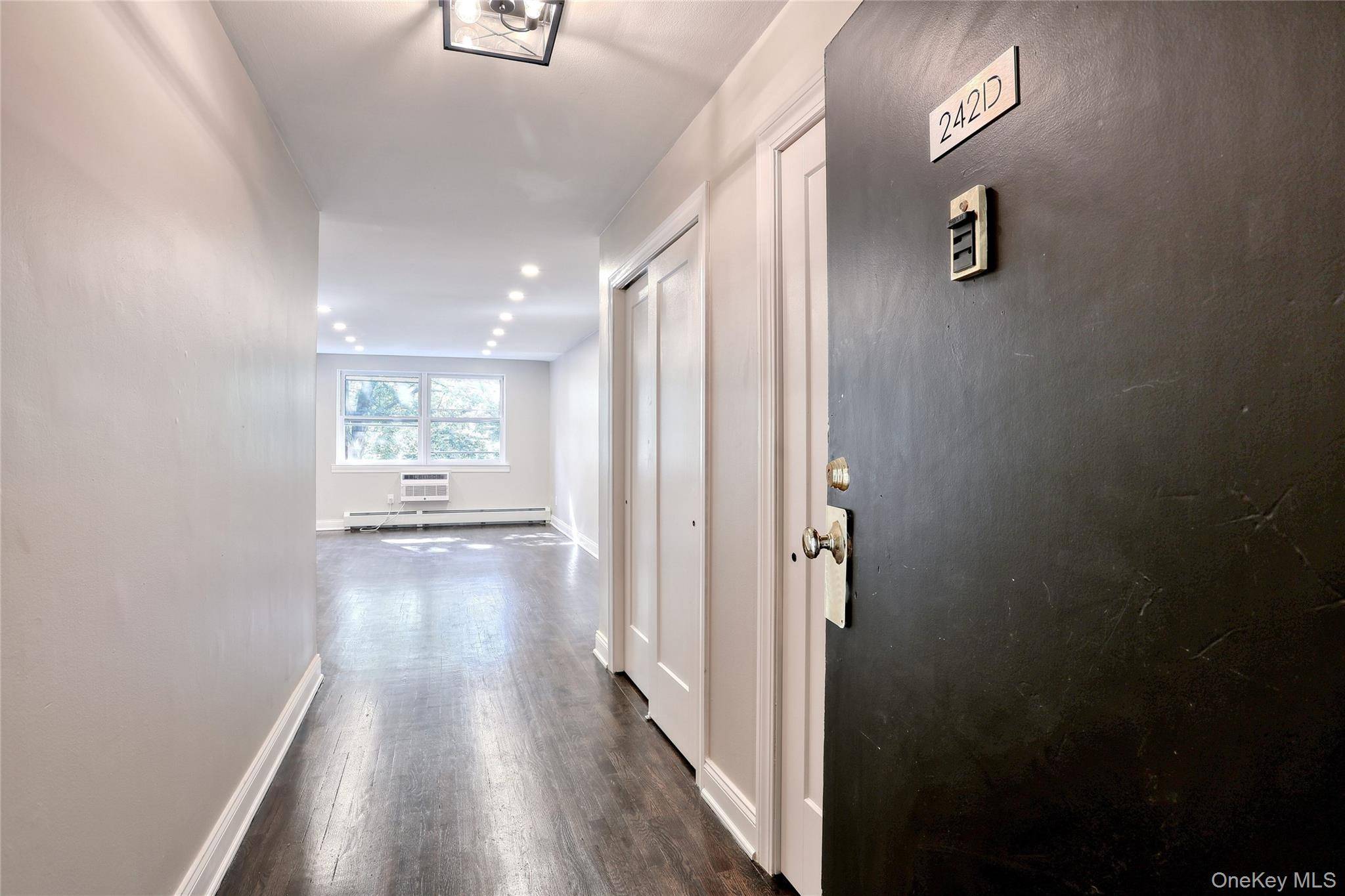 Apartamento de 1 Dormitorio en Venta en Monsey - Nueva York - EE. UU. - 2