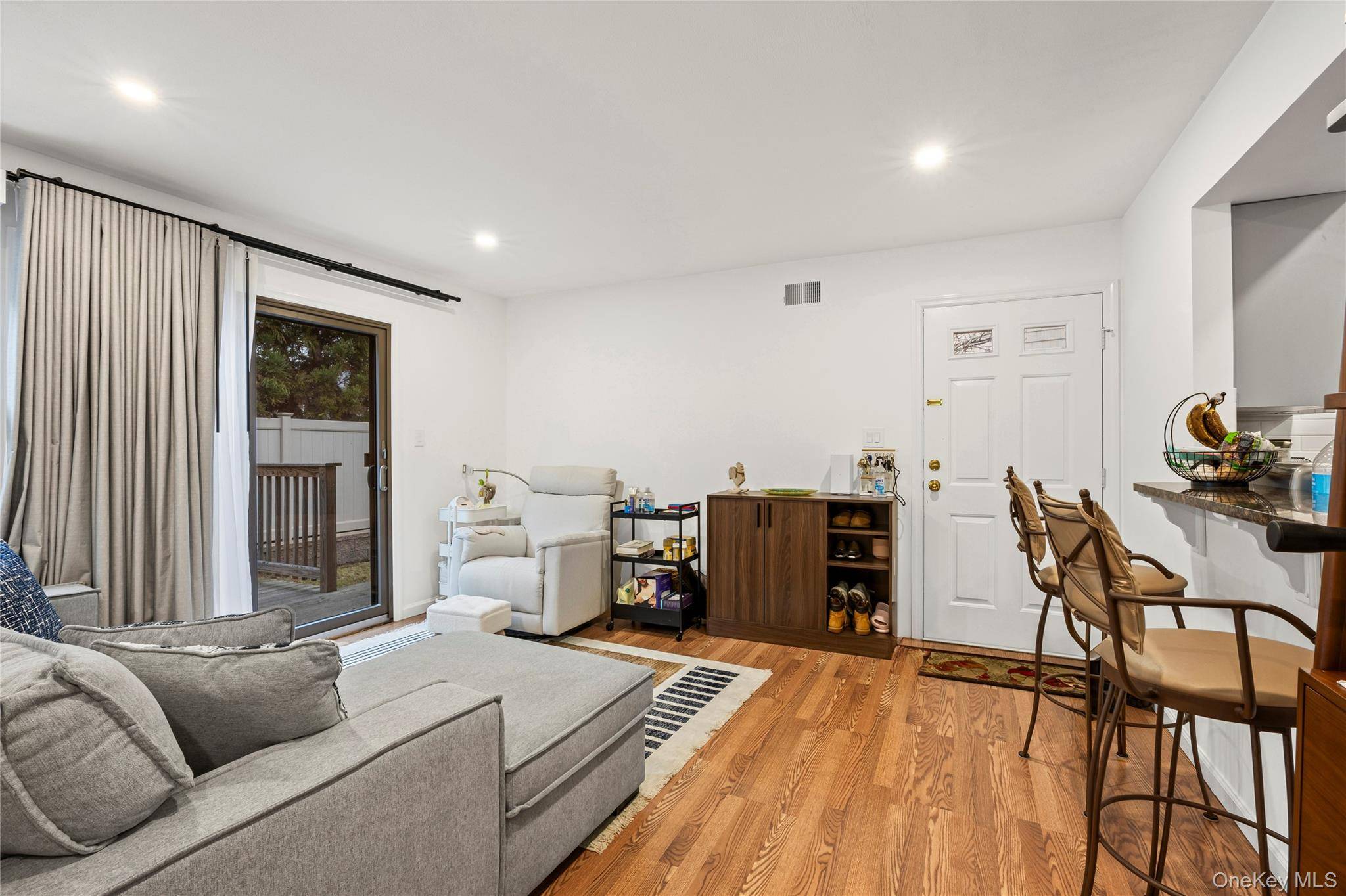 Apartamento com 1 Quartos à Venda em North Merrick - Nova Iorque - EUA - 4