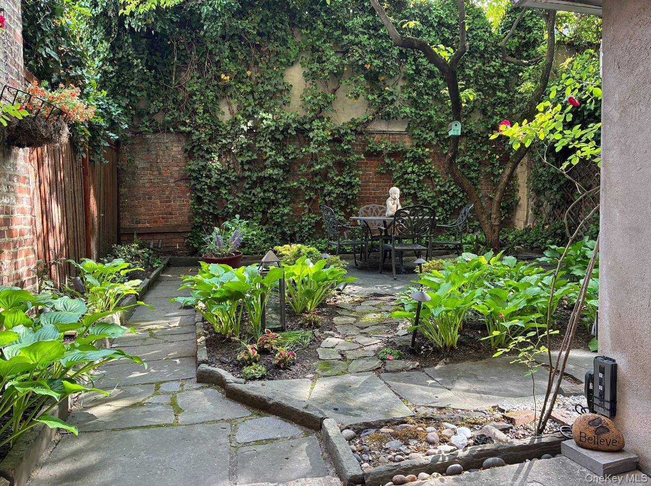 1 Bedroom Home for Sale in New York - Manhattan - New York - USA - 1
