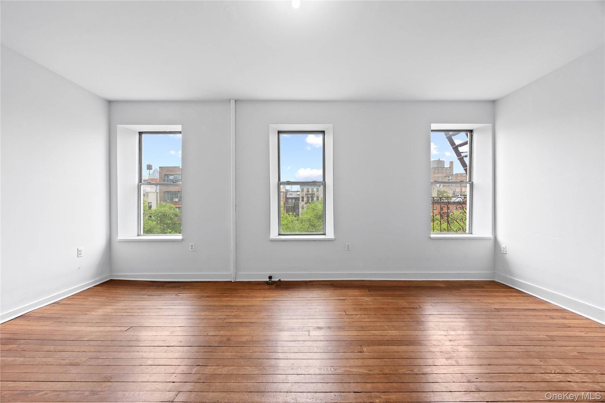 1 Bedroom Home for Sale in New York - Manhattan - New York - USA - 2