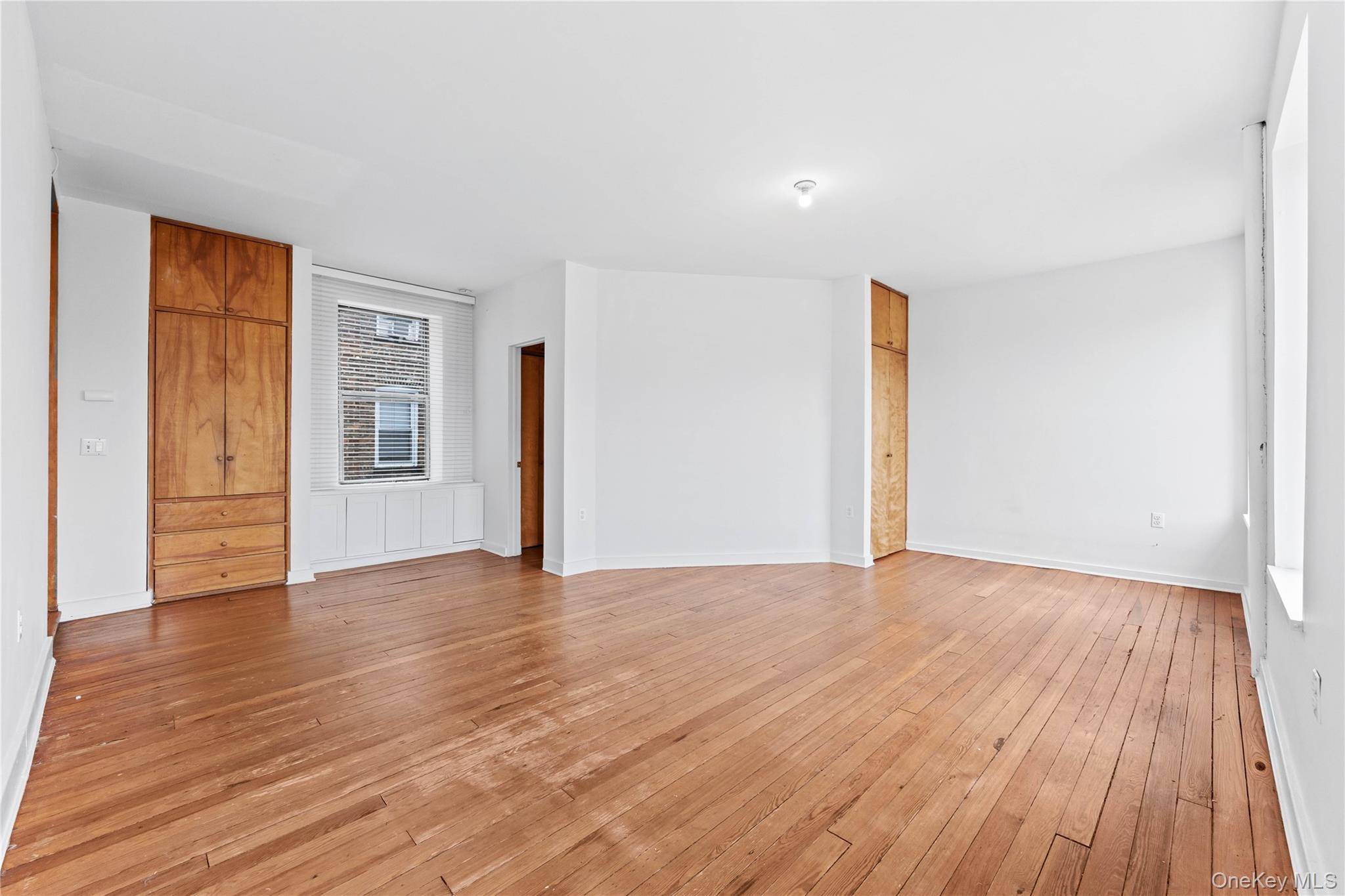 1 Bedroom Home for Sale in New York - Manhattan - New York - USA - 4
