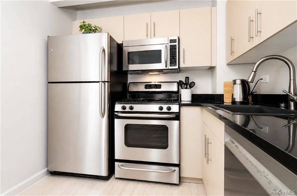 1 Bedroom Home for Sale in New York - Manhattan - New York - USA - 7
