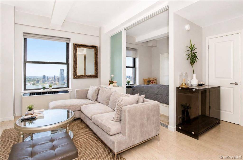 1 Bedroom Home for Sale in New York - Manhattan - New York - USA - 8