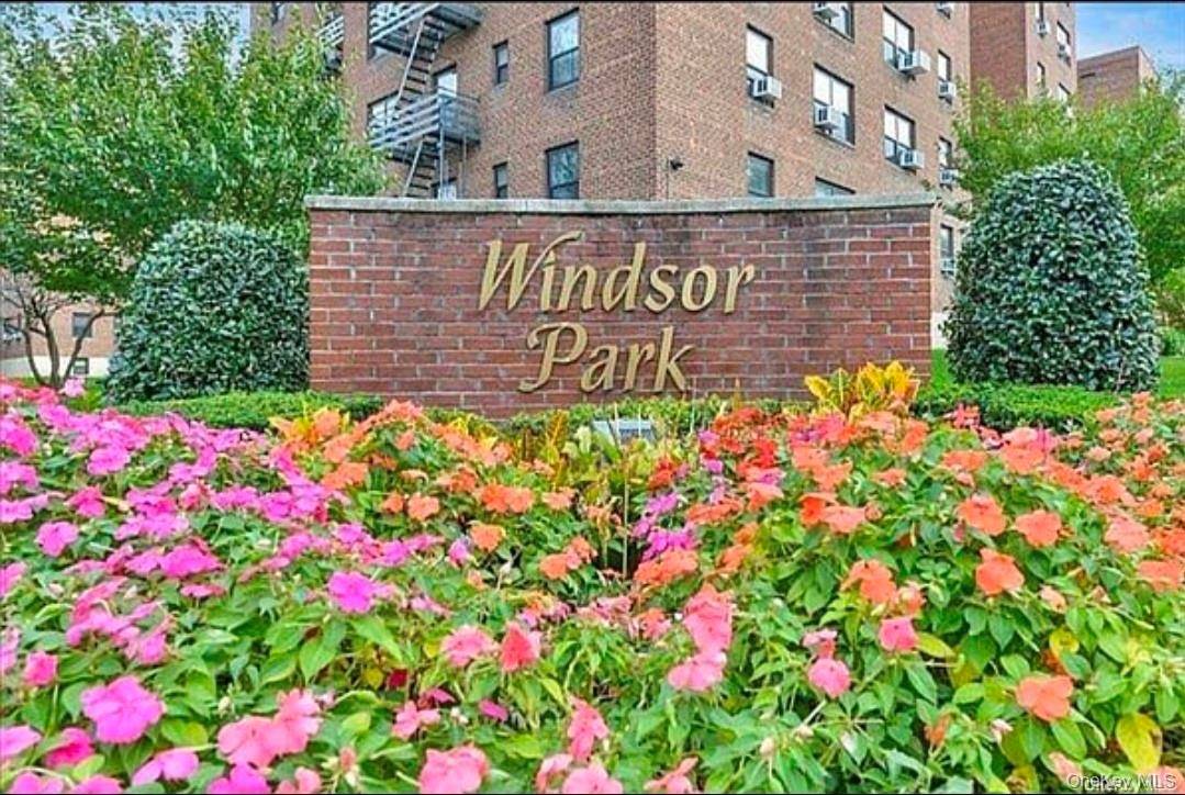 Apartamento com 1 Quartos à Venda em Oakland Gardens - Nova Iorque - EUA - 1