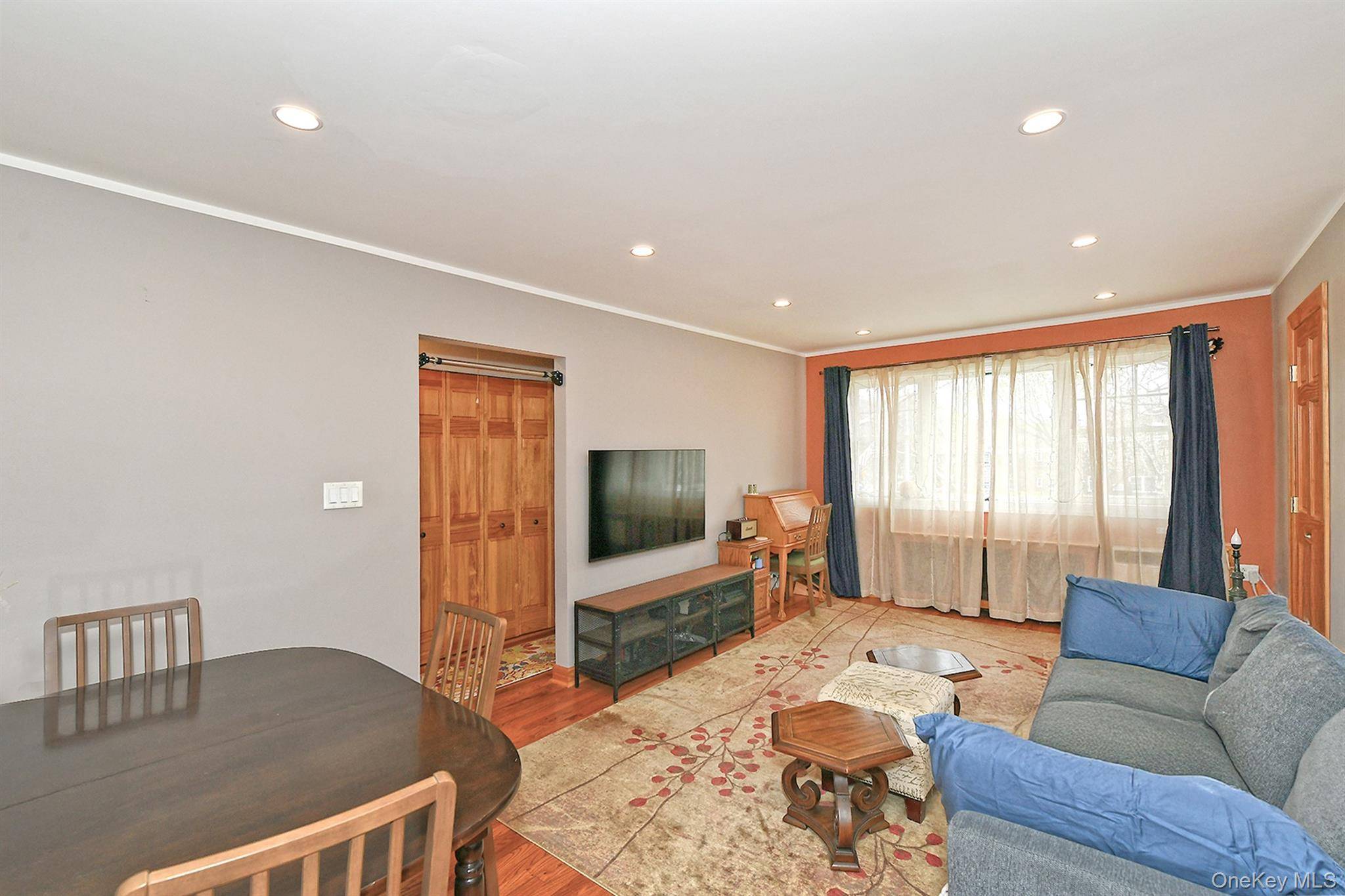 Apartamento com 1 Quartos à Venda em Oakland Gardens - Nova Iorque - EUA - 4