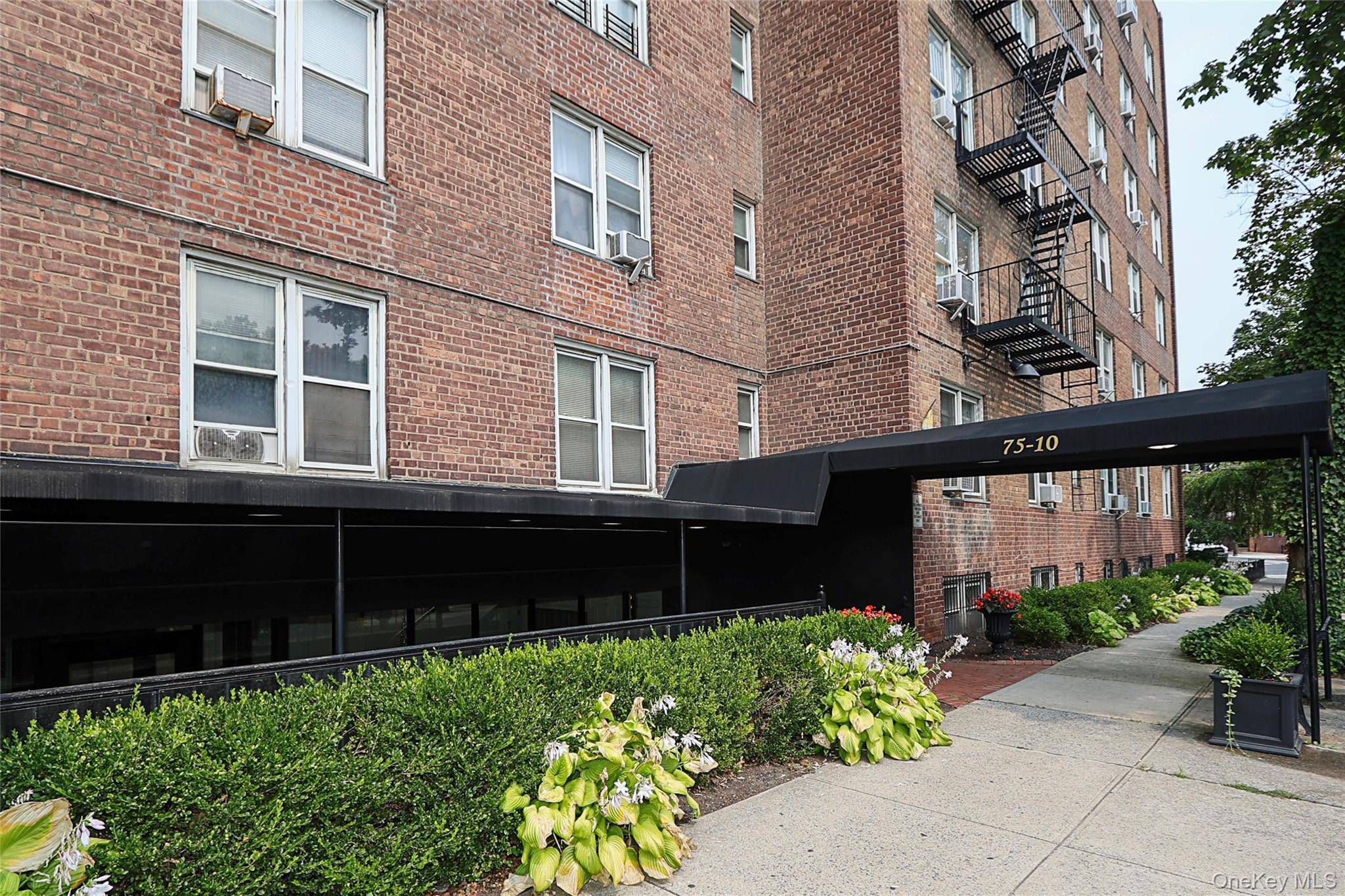 Apartamento com 1 Quartos à Venda em Rego Park - Nova Iorque - EUA - 1