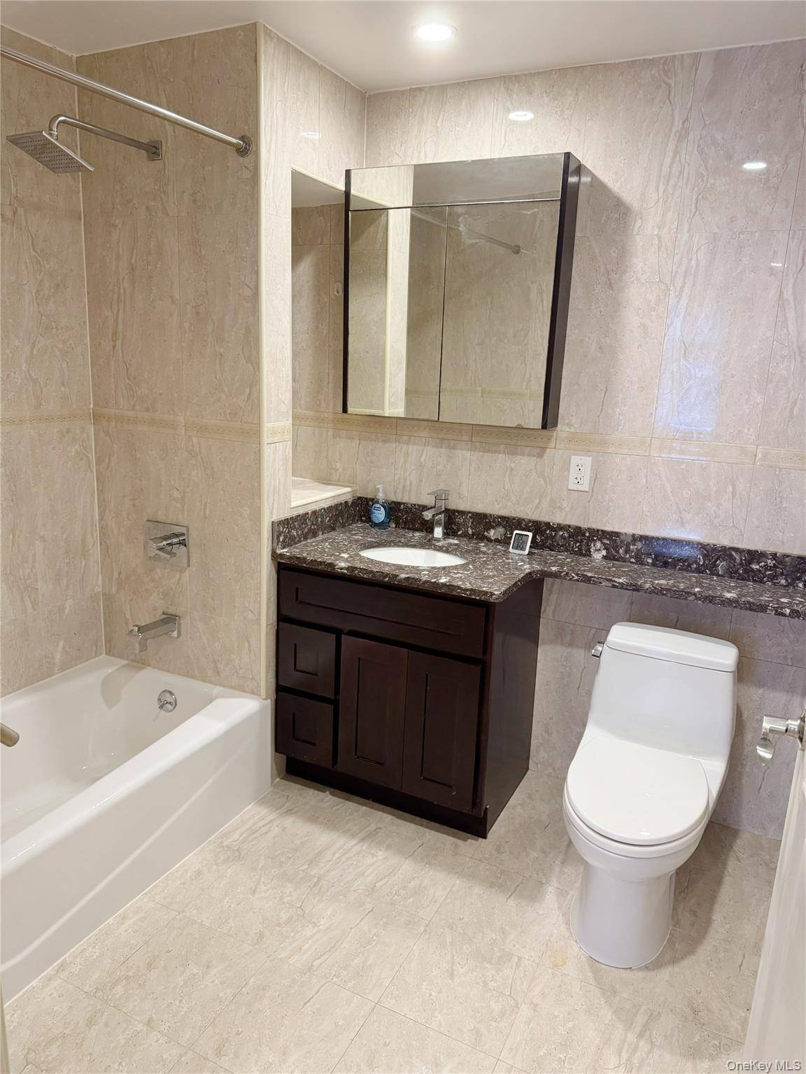 Apartamento de 1 Dormitorio en Venta en Rego Park - Nueva York - EE. UU. - 4