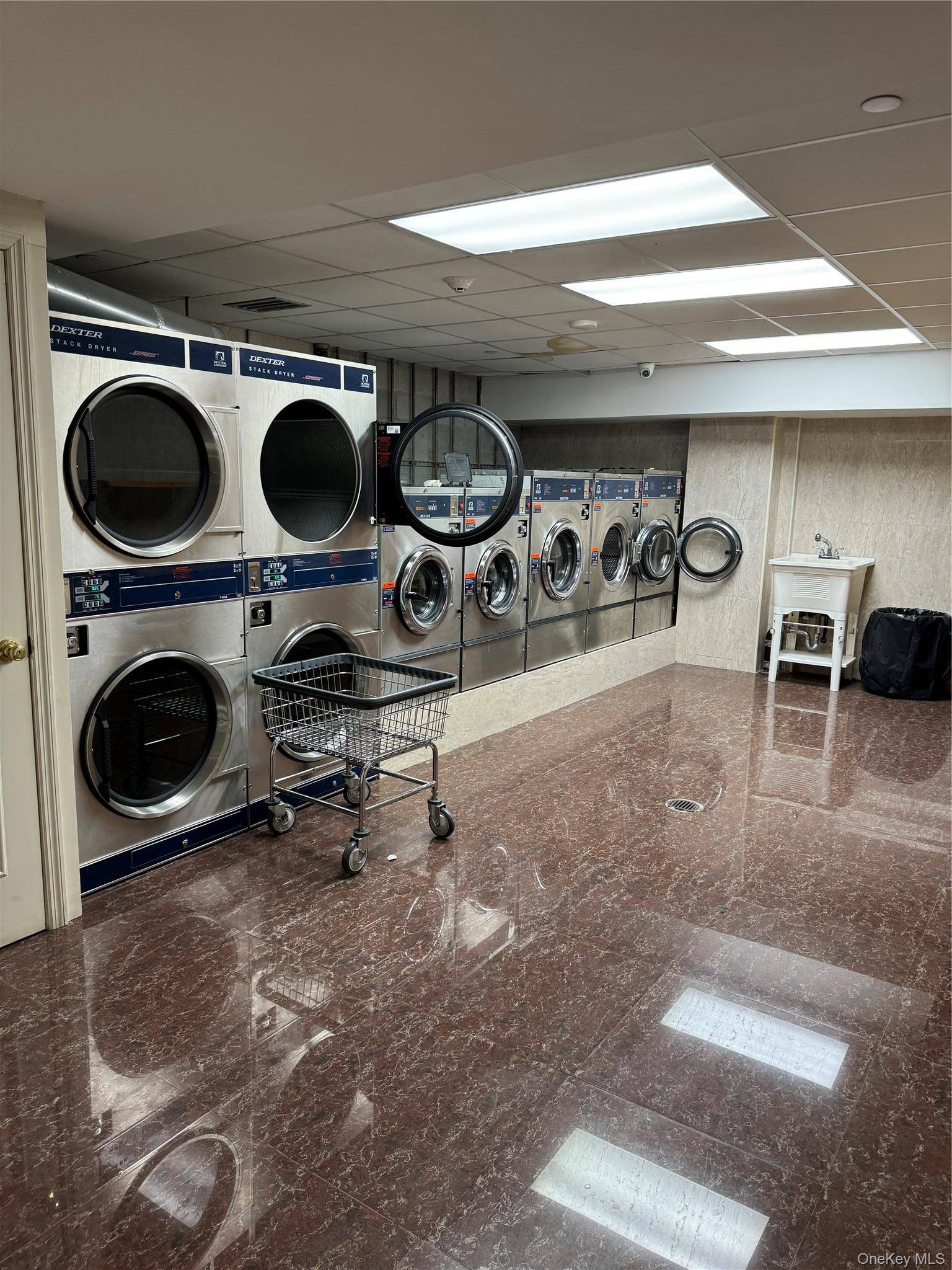 Apartamento de 1 Dormitorio en Venta en Rego Park - Nueva York - EE. UU. - 8