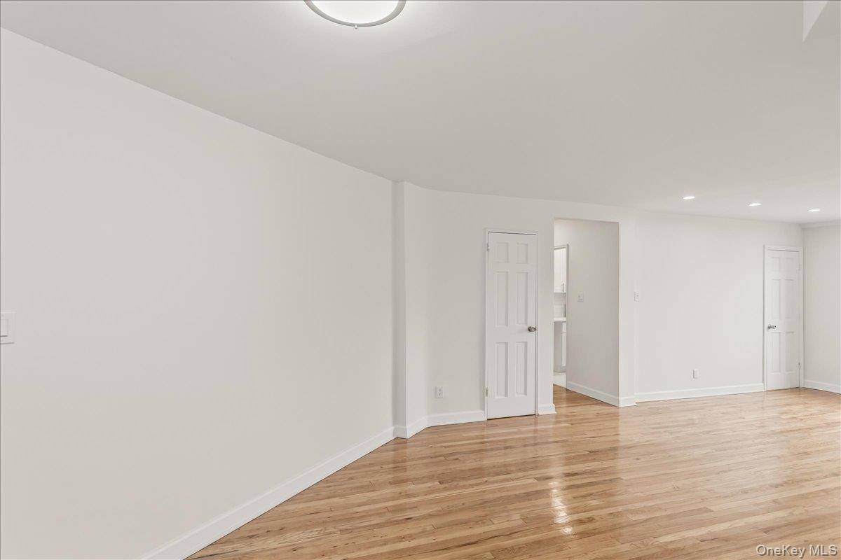 Apartamento com 1 Quartos à Venda em Rego Park - Nova Iorque - EUA - 5