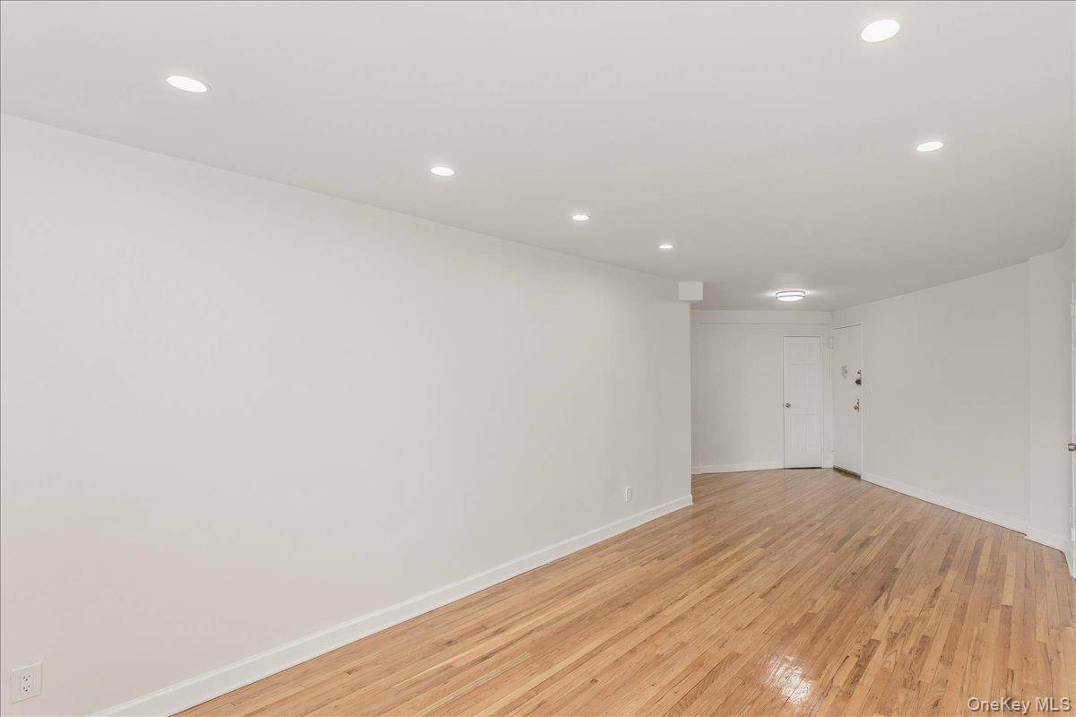 Apartamento com 1 Quartos à Venda em Rego Park - Nova Iorque - EUA - 7